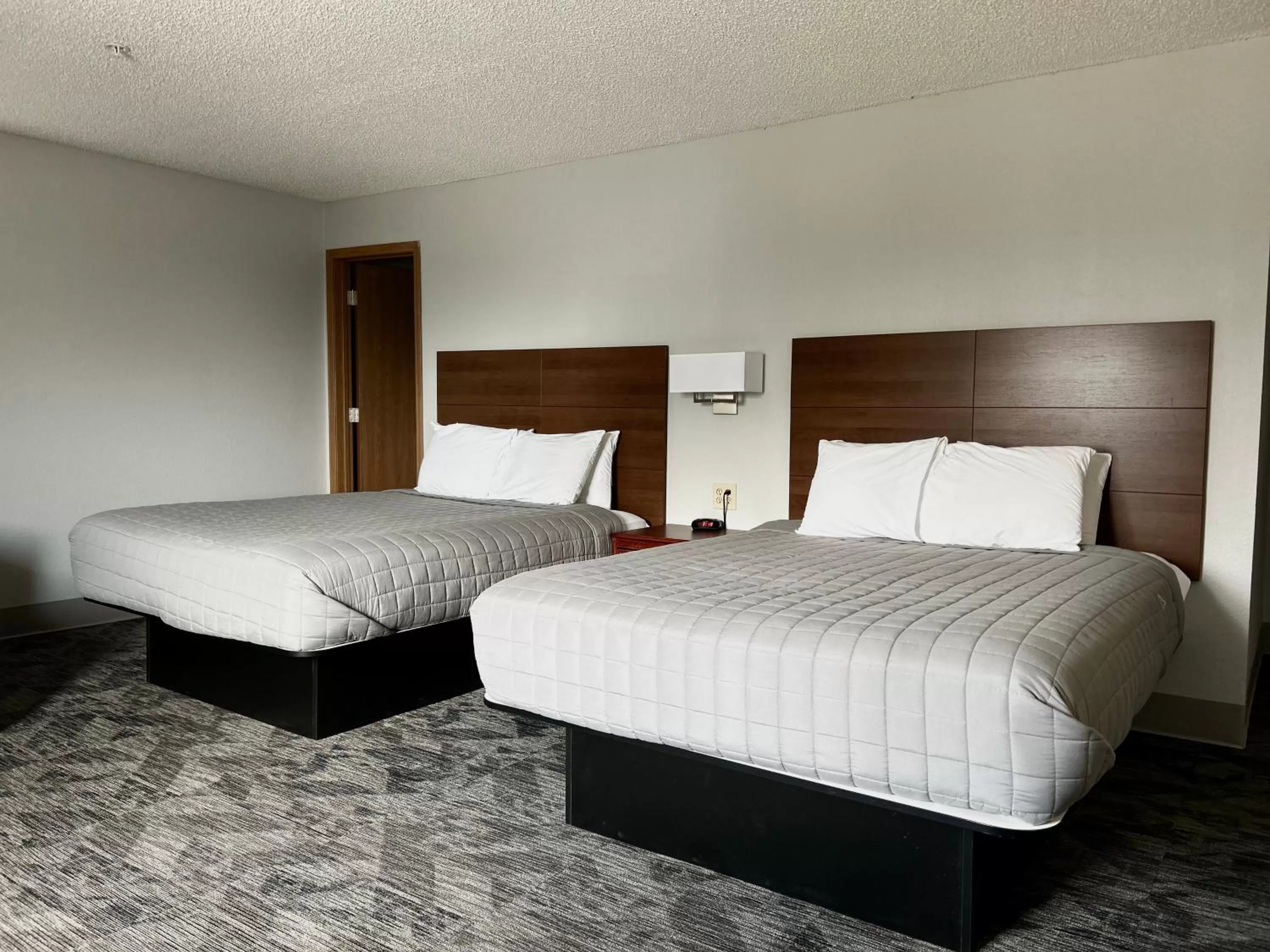 Bed in Travelodge by Wyndham Lincoln South