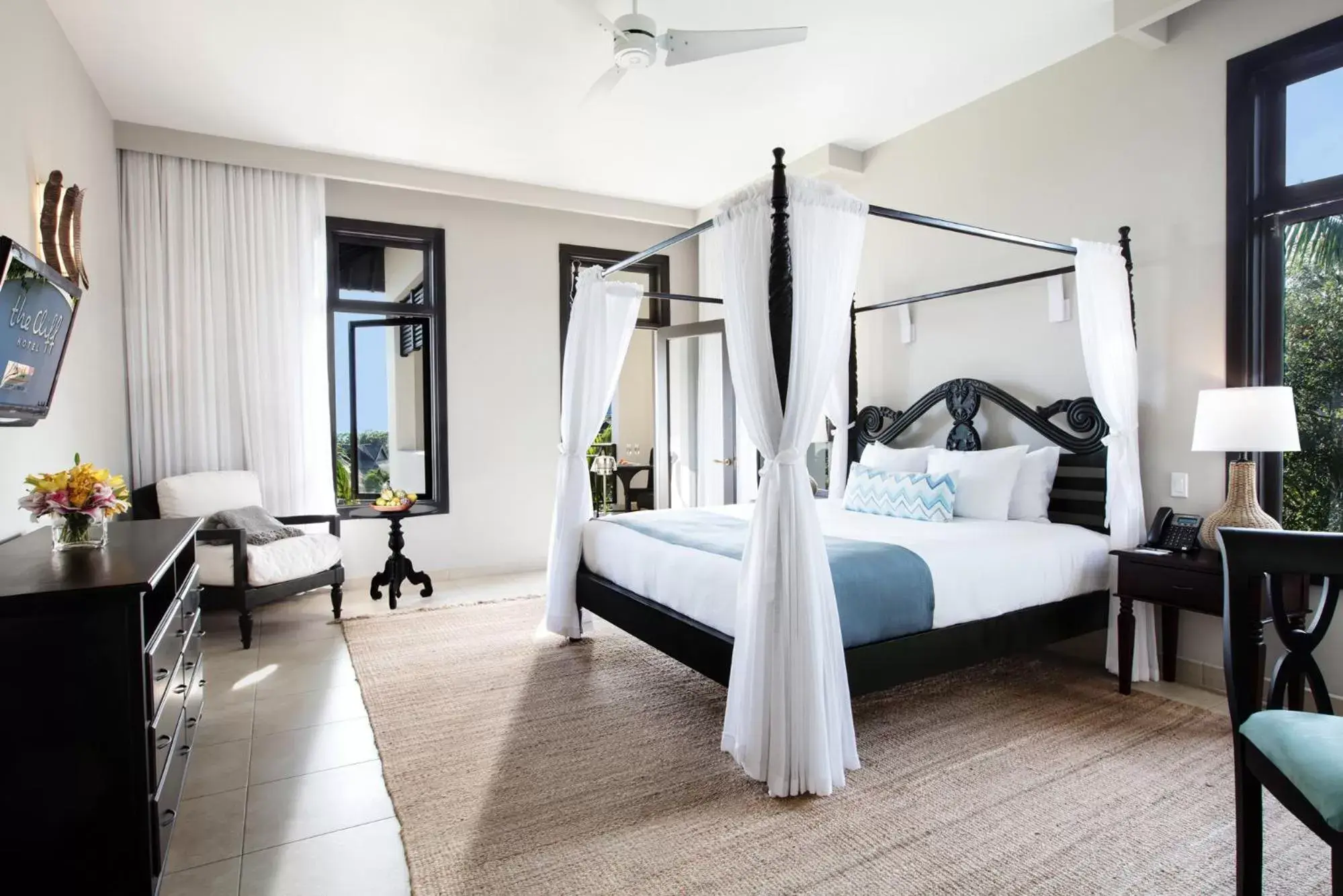 One-Bedroom Suite in The Cliff Hotel One-Bedroom Suite in The Cliff Hotel