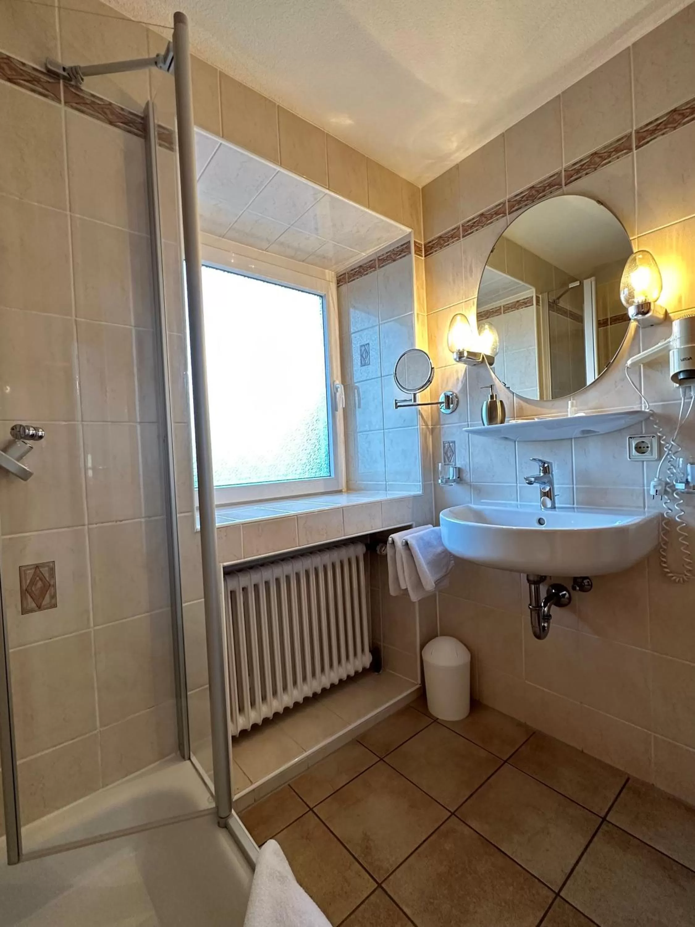 Bathroom in Weidegg - Hotel Garni