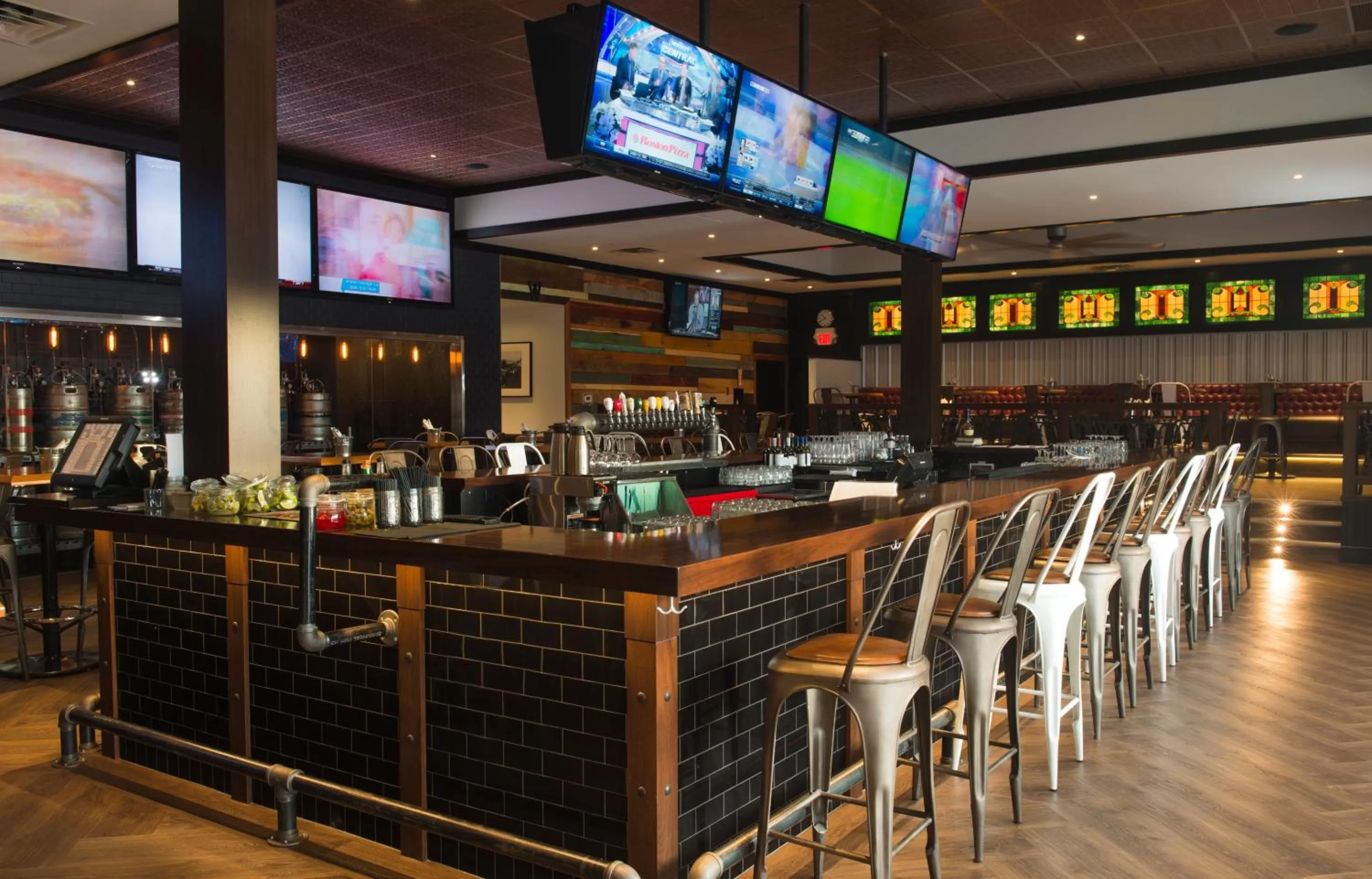 Restaurant/places to eat in Carriage House Hotel and Conference Centre