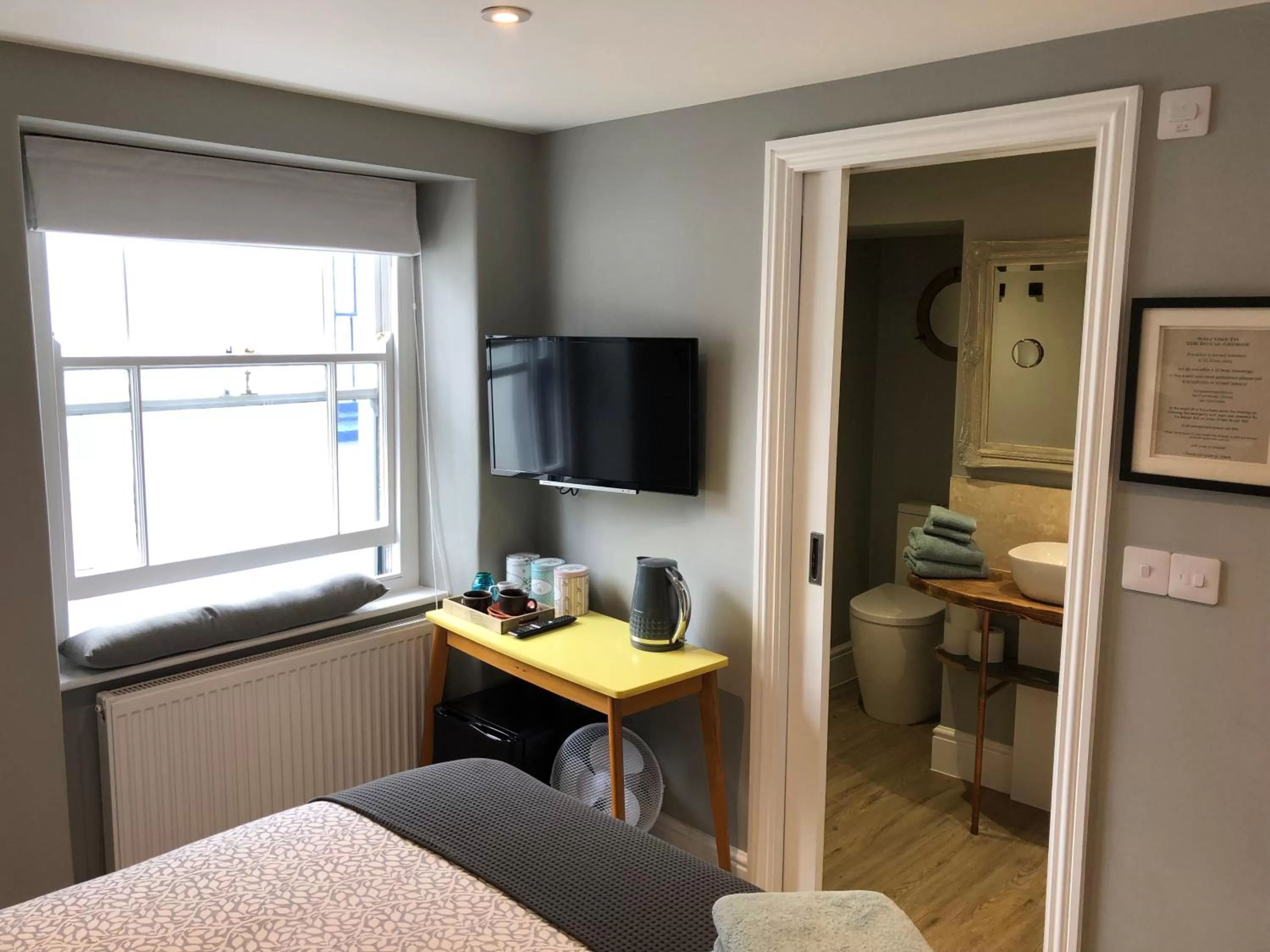 Bedroom, Bed in The Royal George