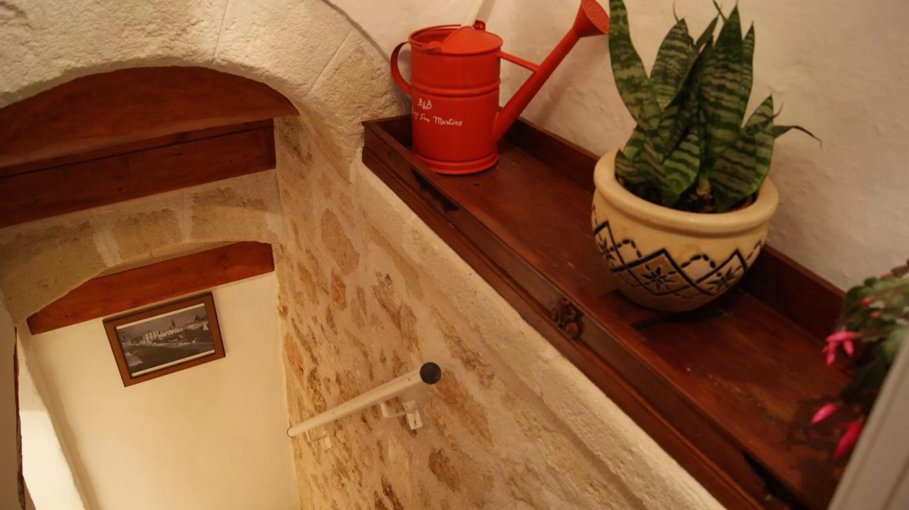 Decorative detail in B&B Borgo San Martino