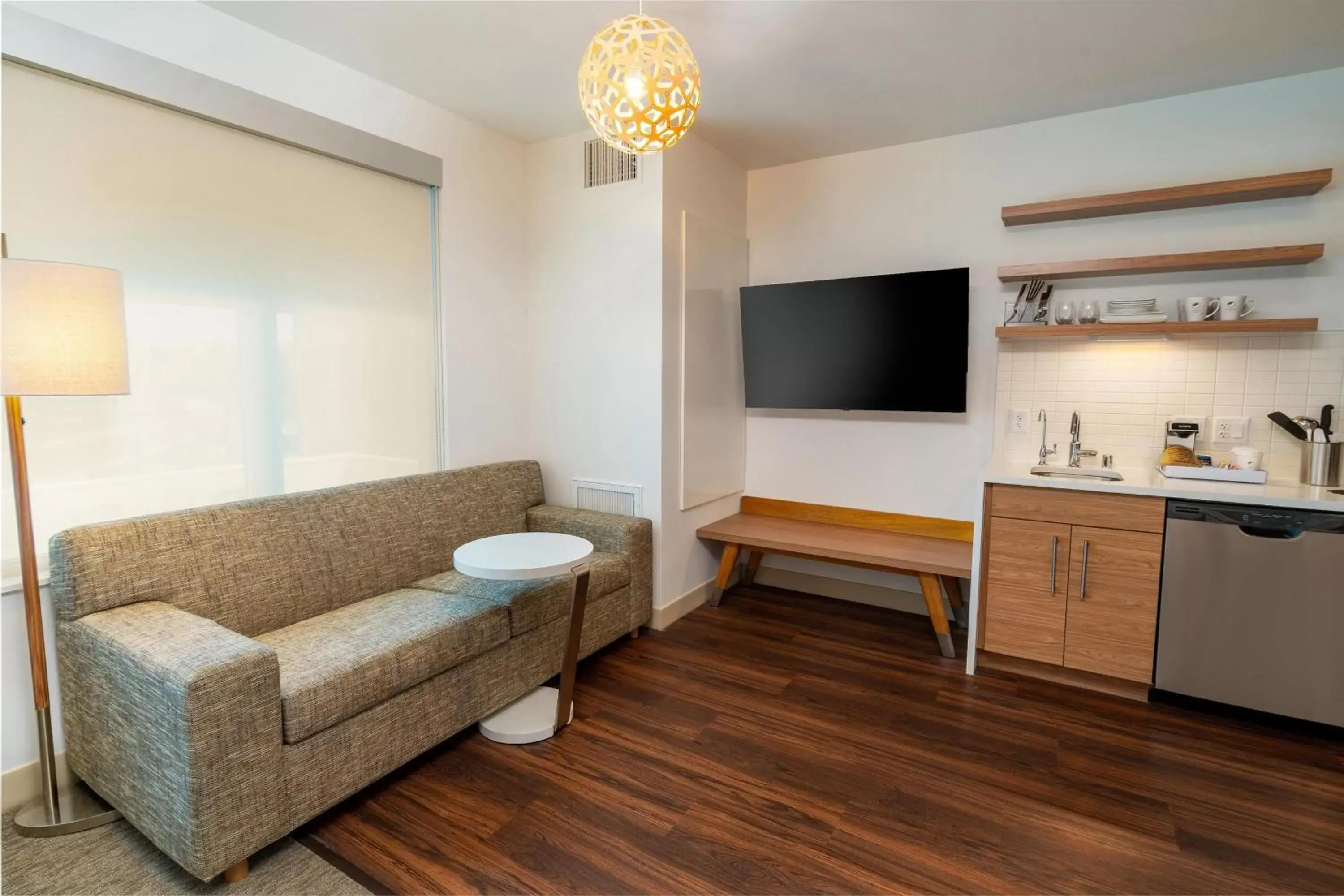 Studio Queen Suite - Hearing Accessible in Element Sacramento Airport Studio Queen Suite - Hearing Accessible in Element Sacramento Airport