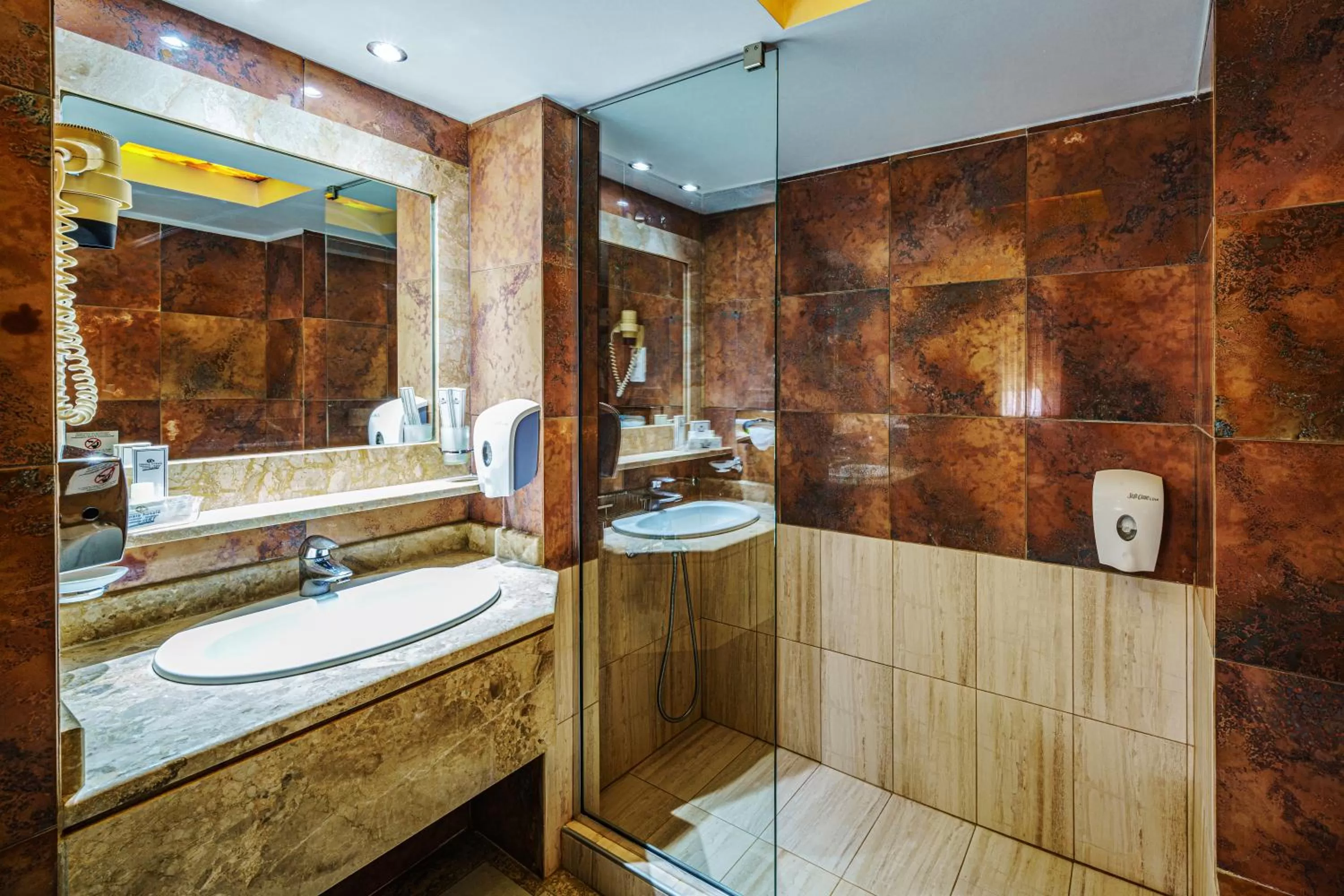 Bathroom in Capsis Hotel Thessaloniki