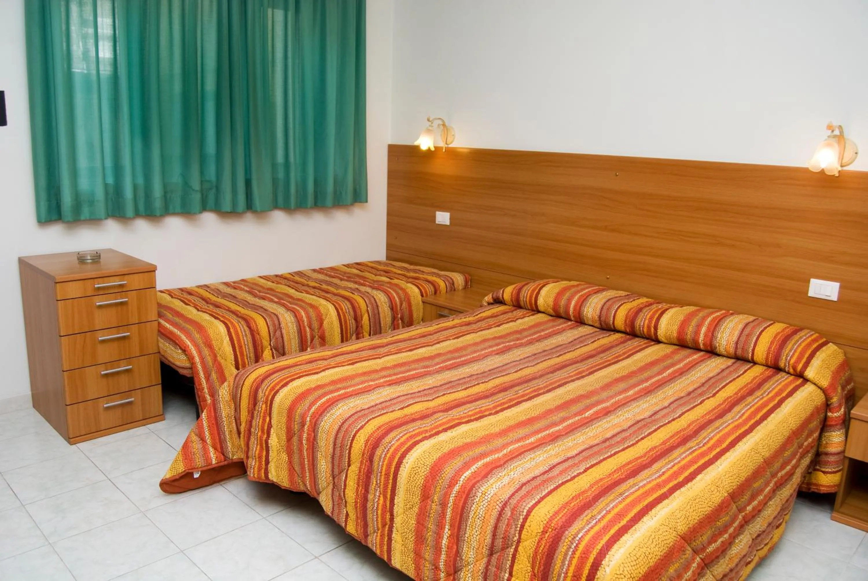 Bedroom, Bed in Hotel California