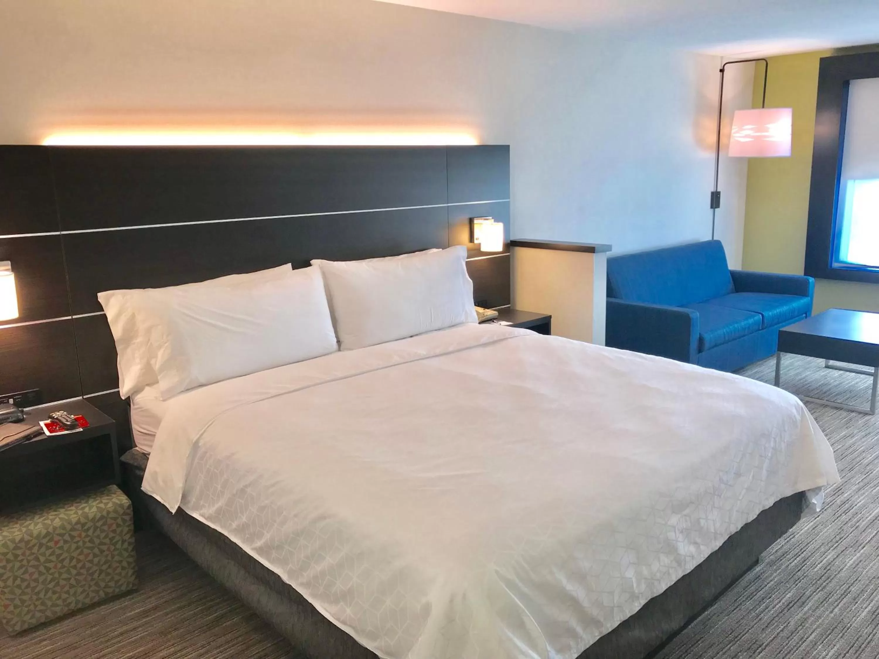 Photo of the whole room, Bed in Holiday Inn Express & Suites Tracy by IHG