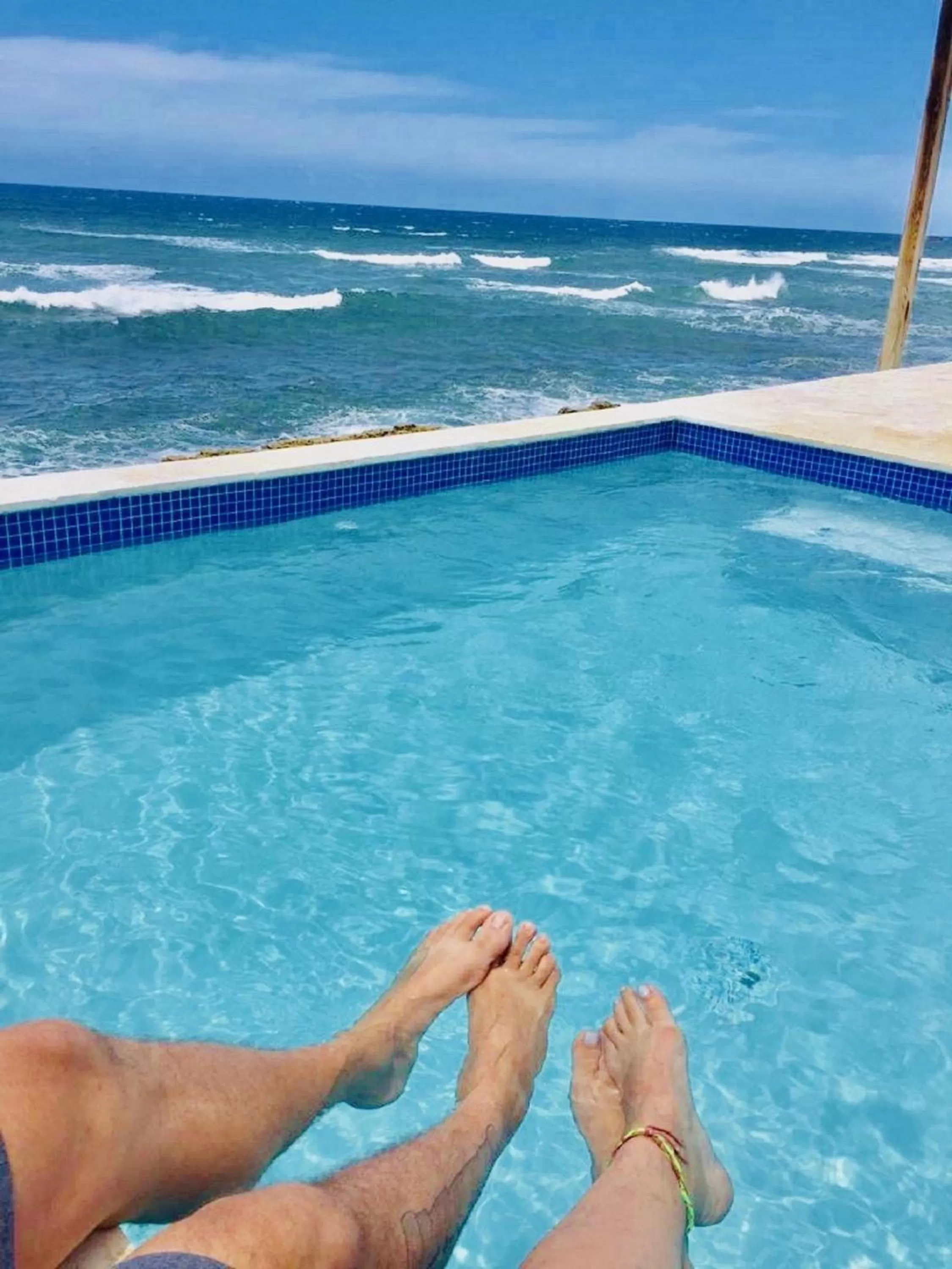Pool view, Swimming Pool in Discovery Inn & Suites at 681 Ocean Drive