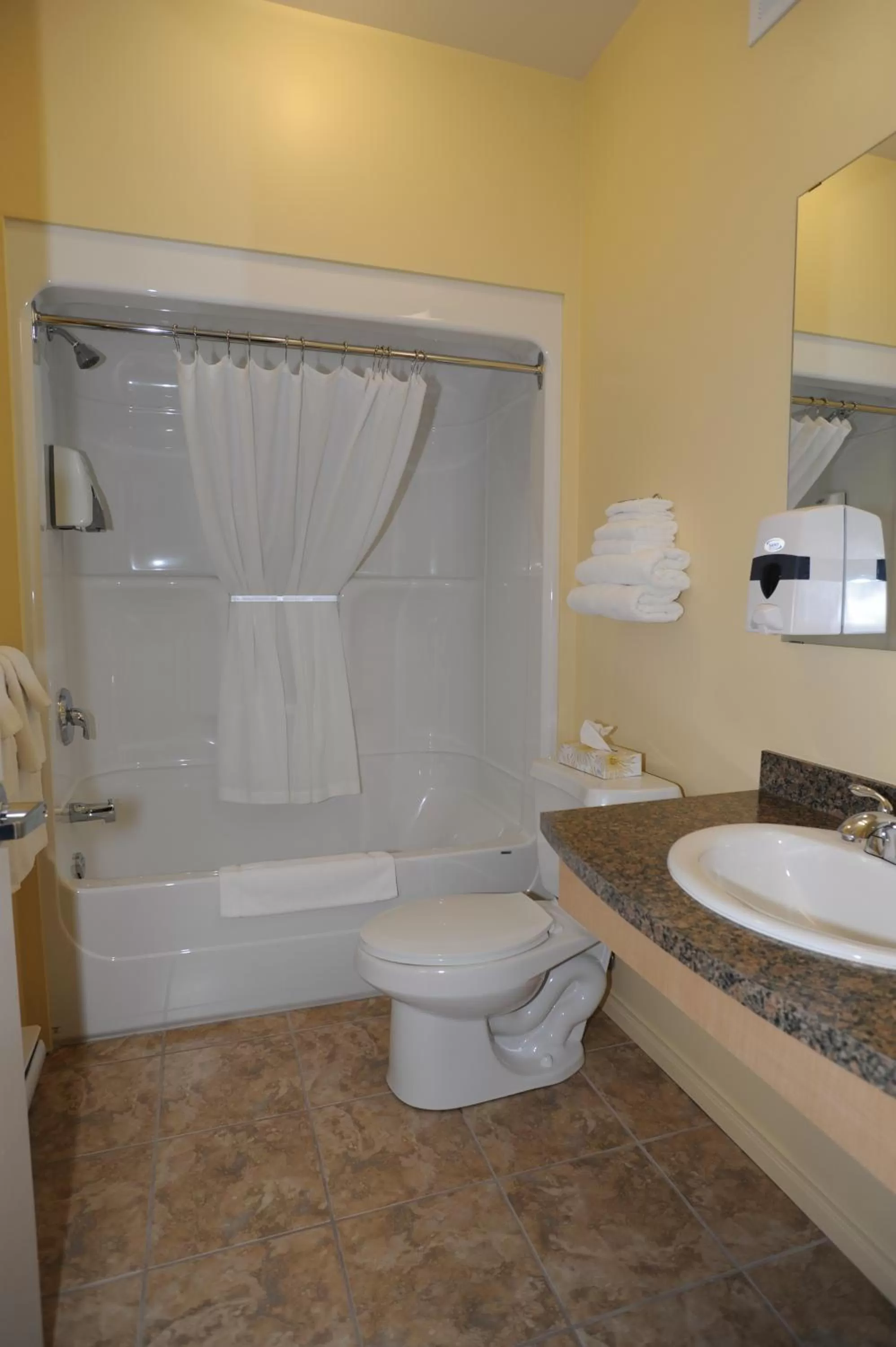 Bathroom in Hotel La Porte de la Matawinie