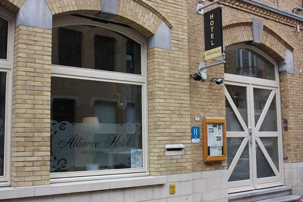 Facade/entrance, Property Building in Alliance Hotel Ieper Centrum