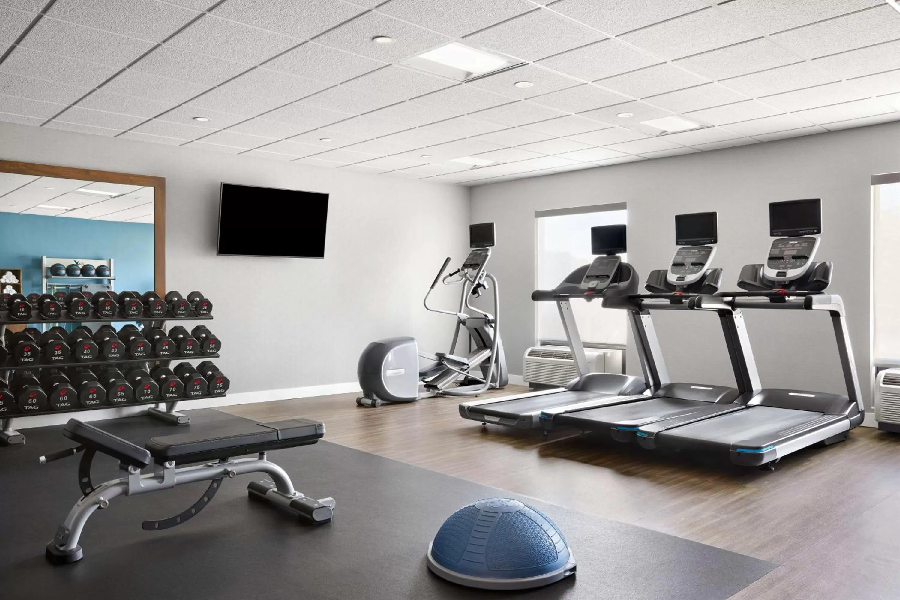 Fitness centre/facilities in Hampton Inn & Suites West Haven