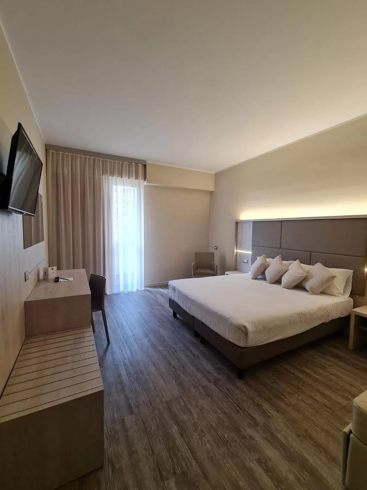 Bed in JR Hotels Gate 7 Bologna