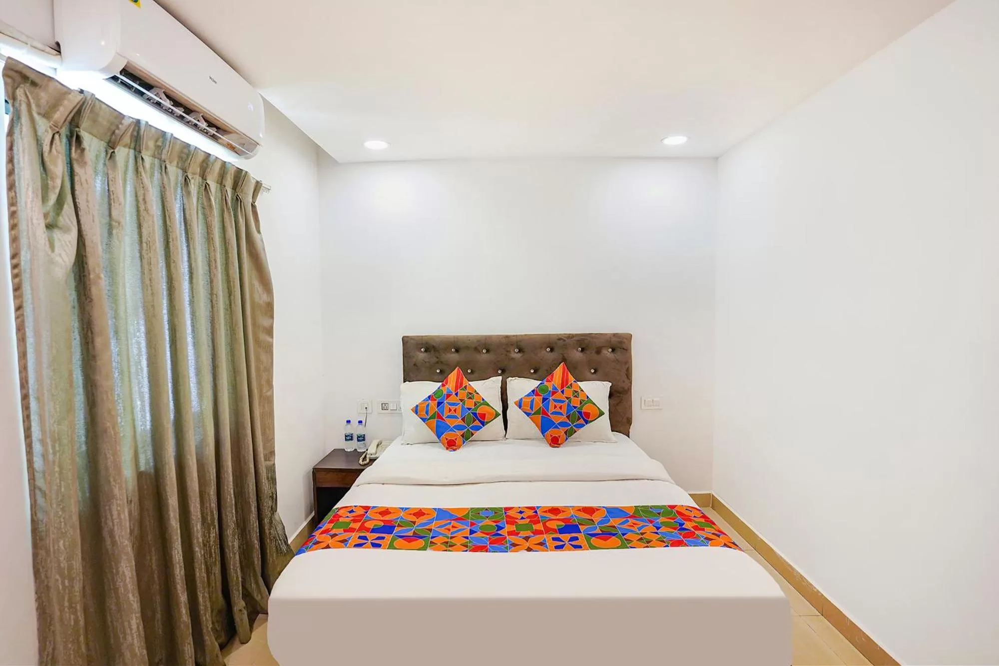 Bed in FabHotel Earth