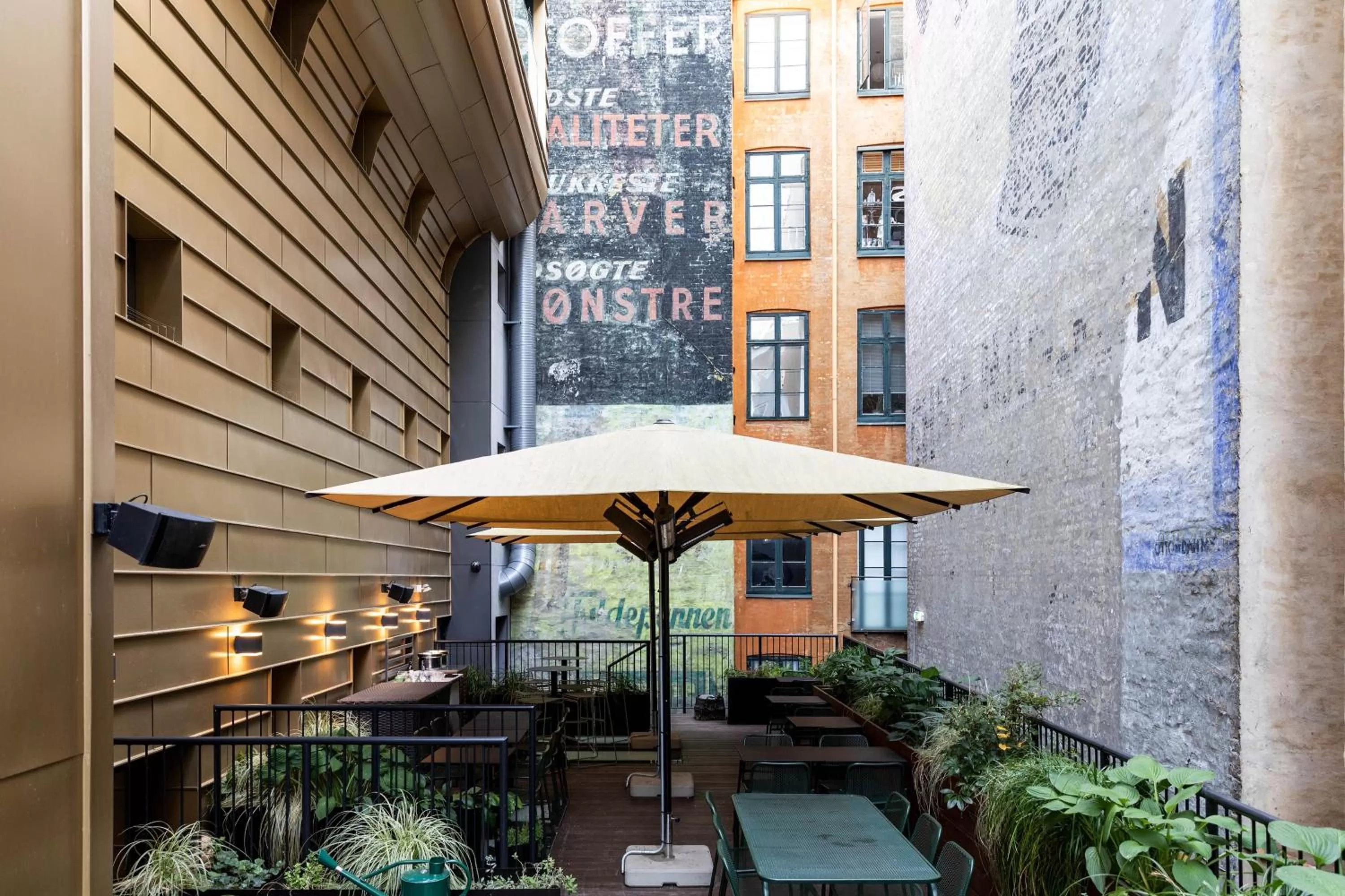 Restaurant/places to eat in Boutique Hotel Herman K