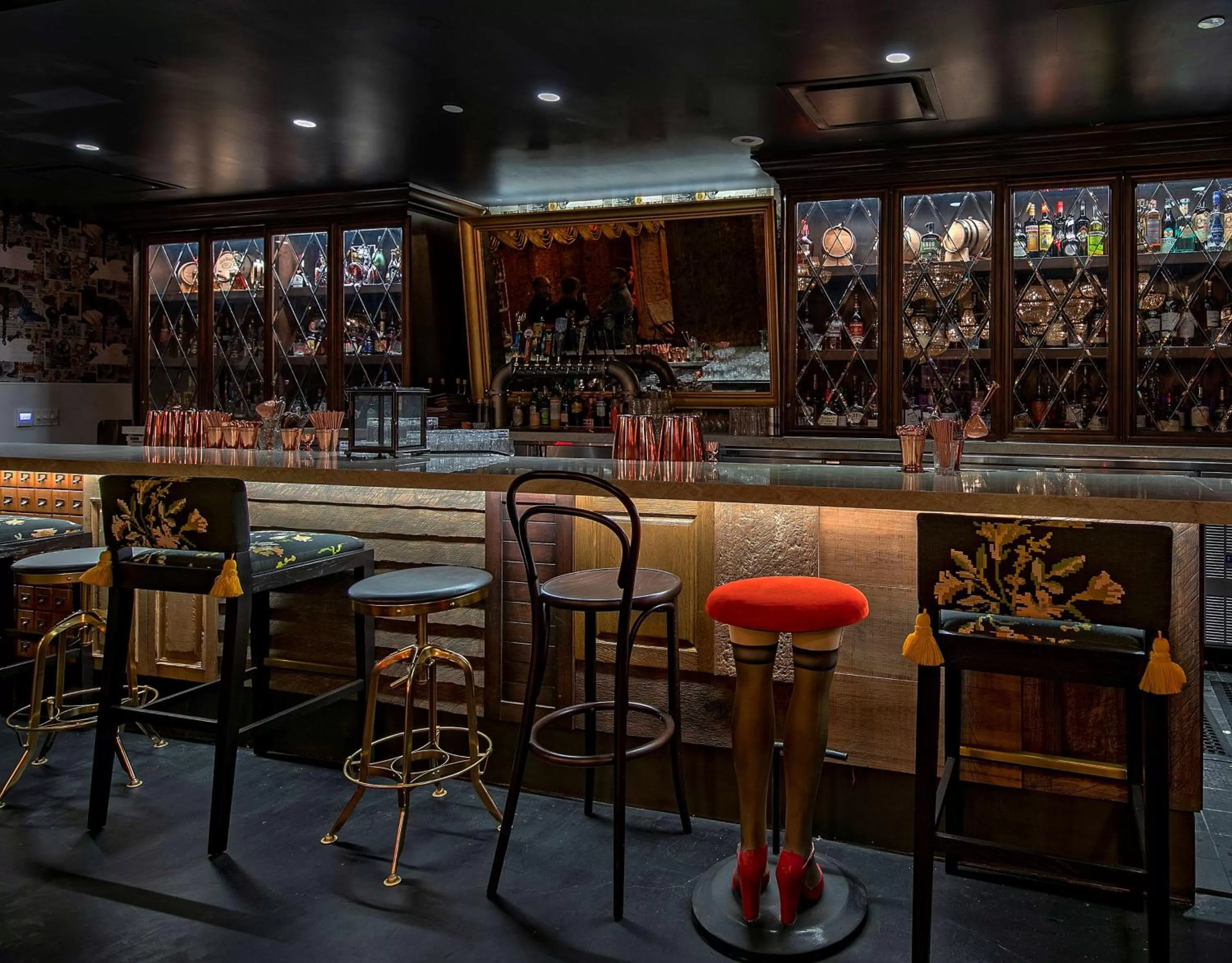 Lounge or bar in The Wayfarer Downtown LA, Tapestry Collection by Hilton