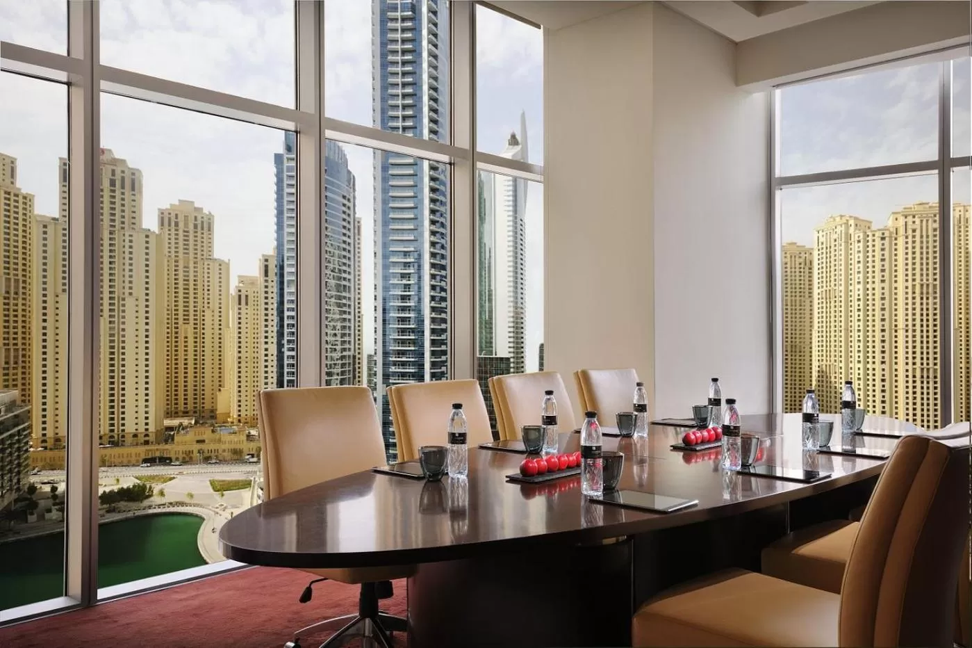 Business facilities in Emaar Residences Dubai Marina by Qstay - formerly Address Dubai Marina