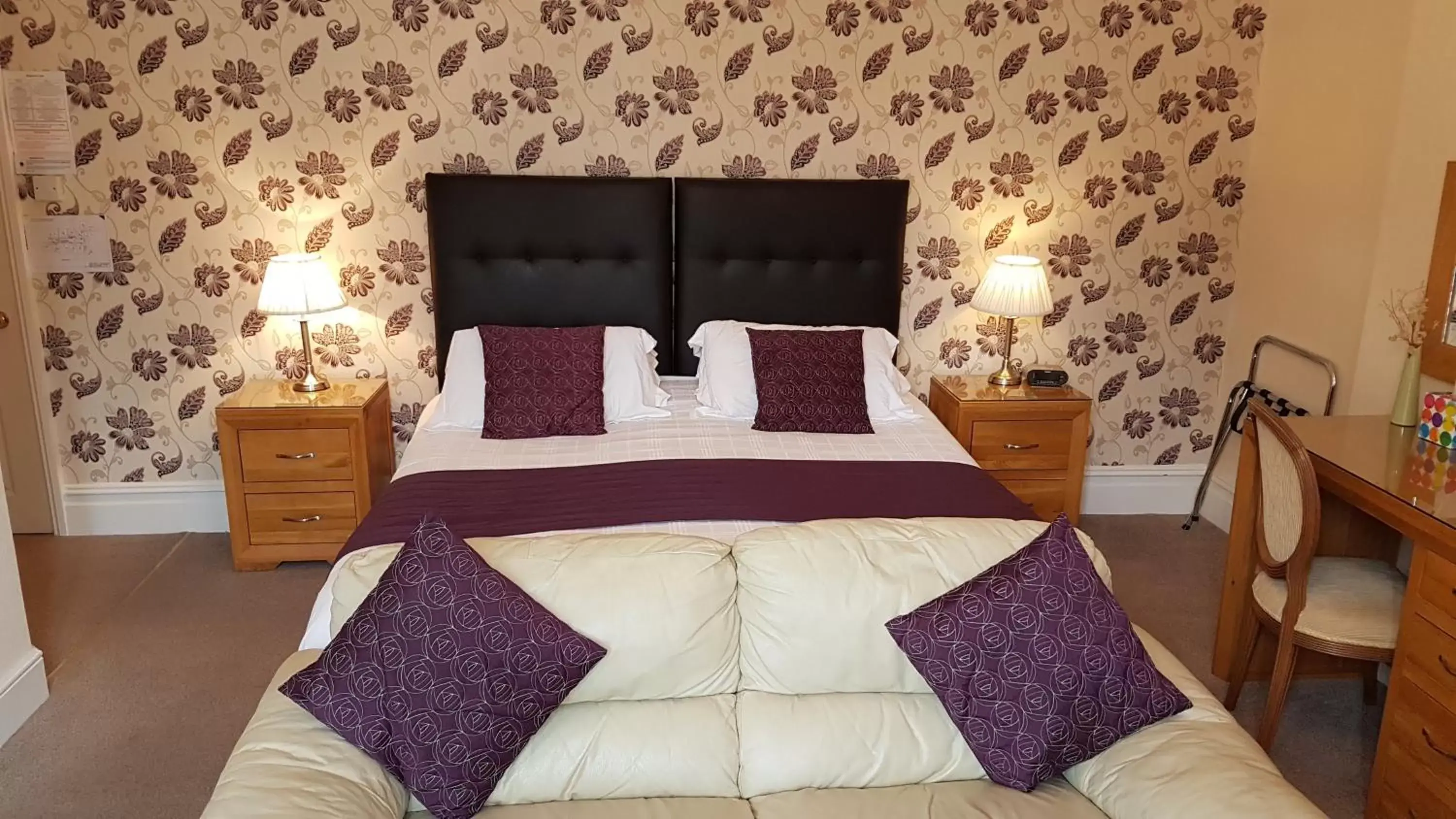 Superior King Room in Paignton Court Superior King Room in Paignton Court