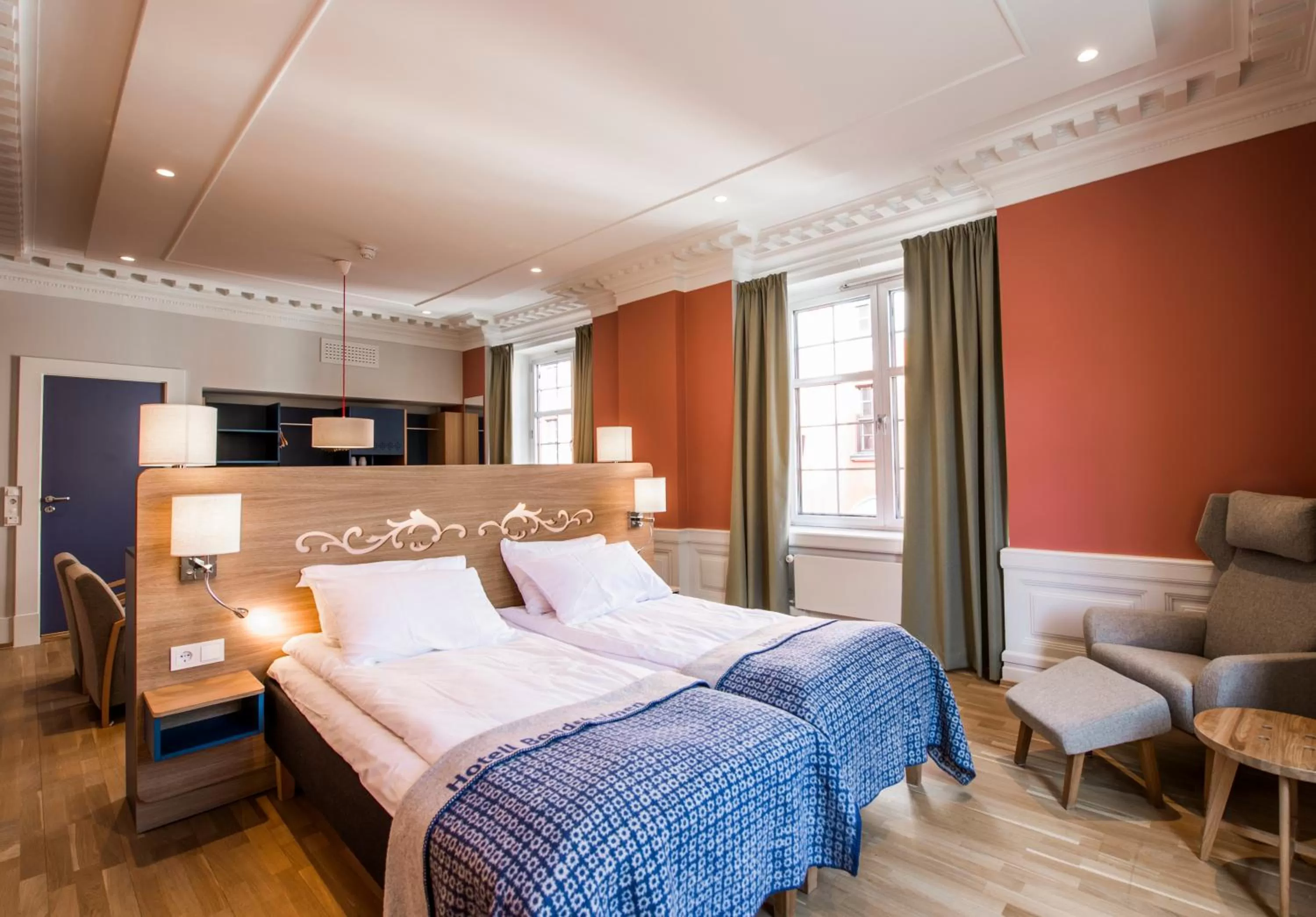 Seating area, Bed in Hotell Bondeheimen