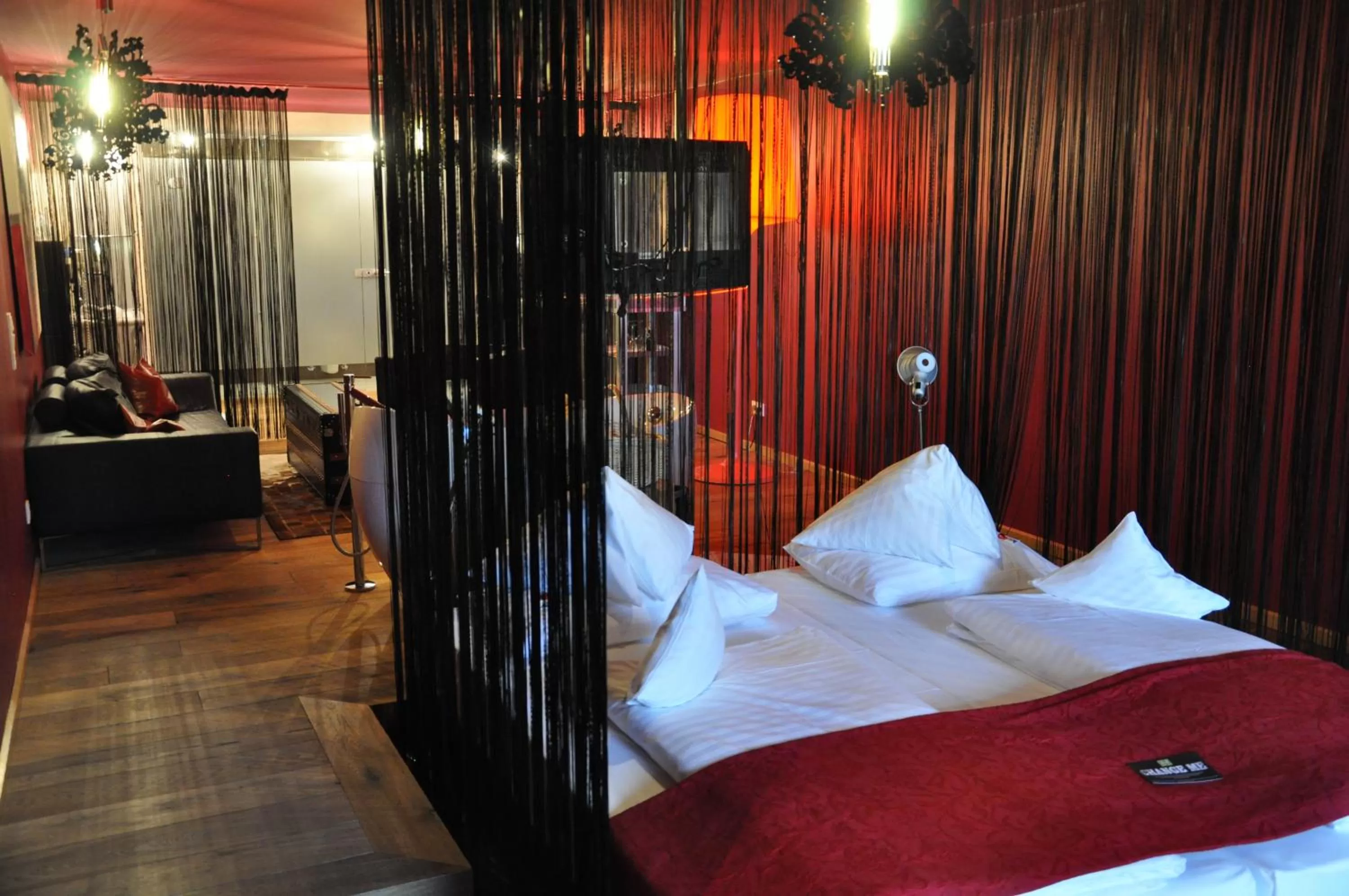 Bedroom, Bed in Hotel Alpine Palace