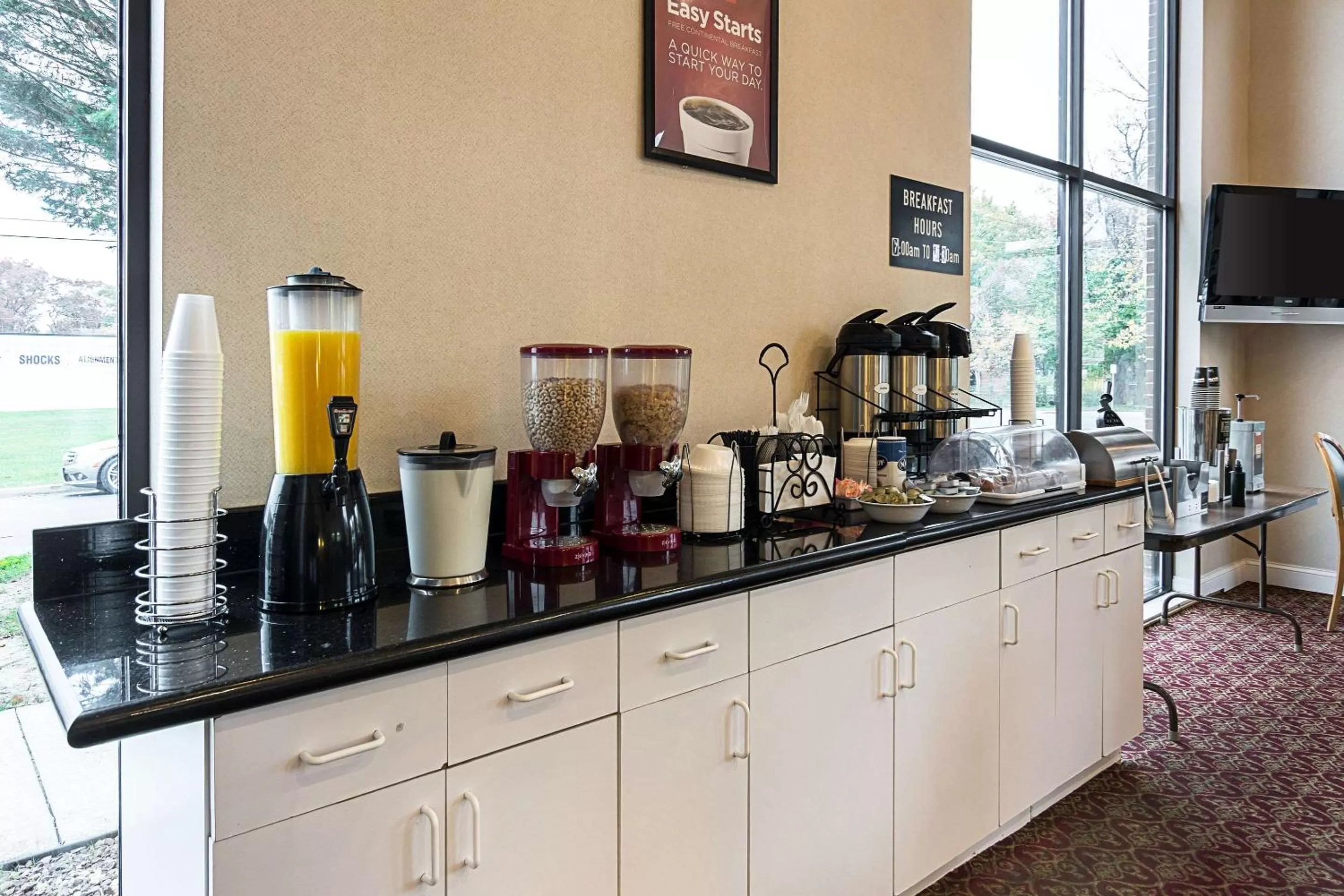 Restaurant/places to eat in Econo Lodge Andrews AFB