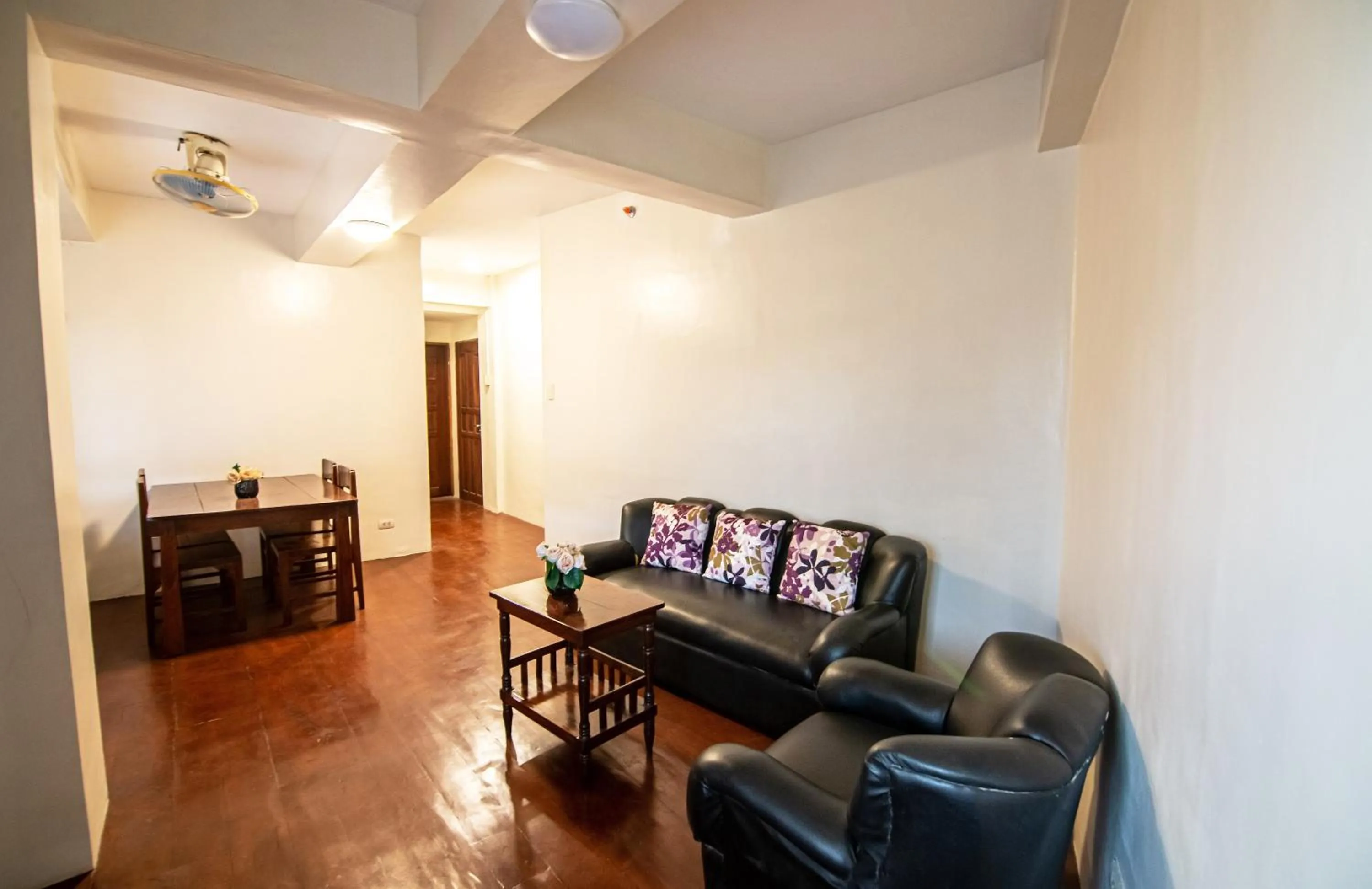 Living room in Kiwi Hotel