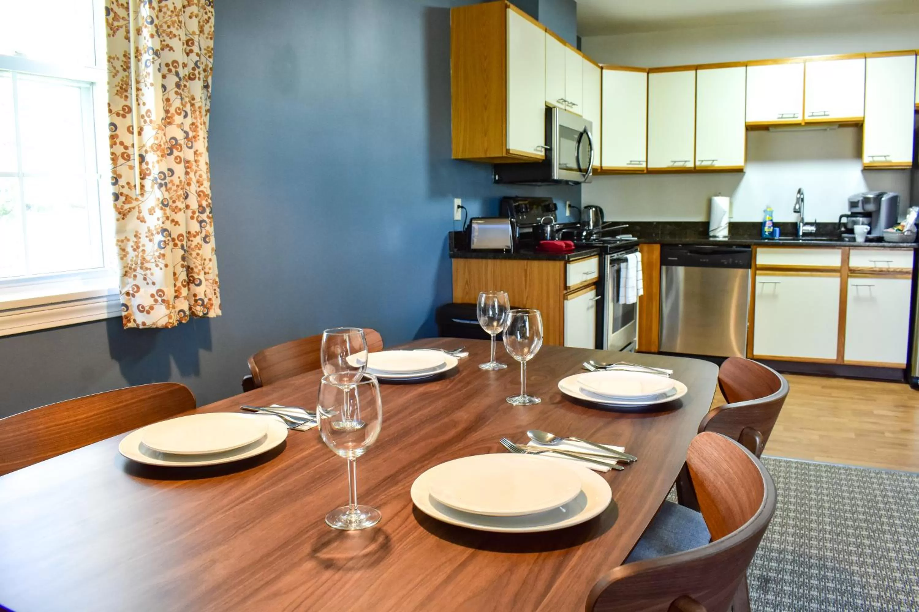 The Central Downtown Inn Suites