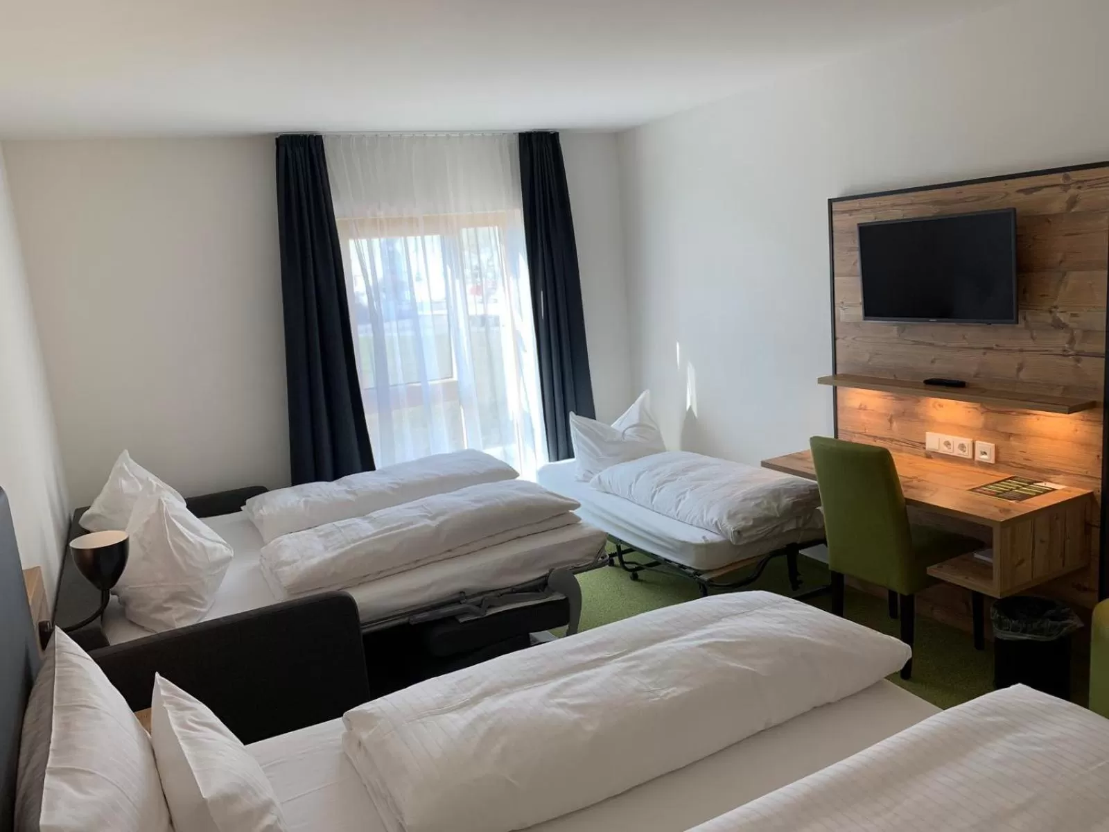 Bedroom, Bed in Alb Inn - Hotel & Apartments