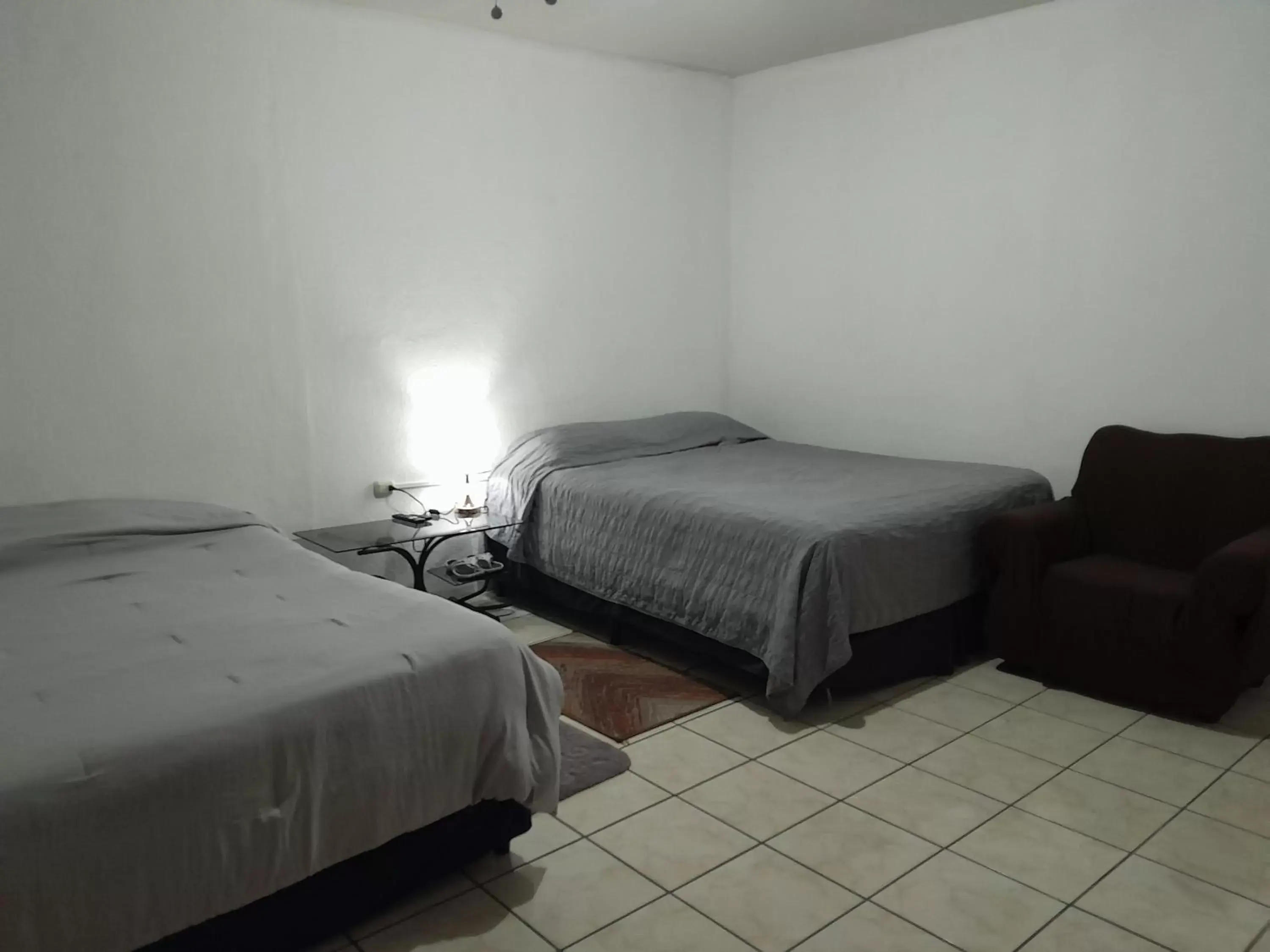 Family Room with Bath in Hotel Bluehouse Family Room with Bath in Hotel Bluehouse