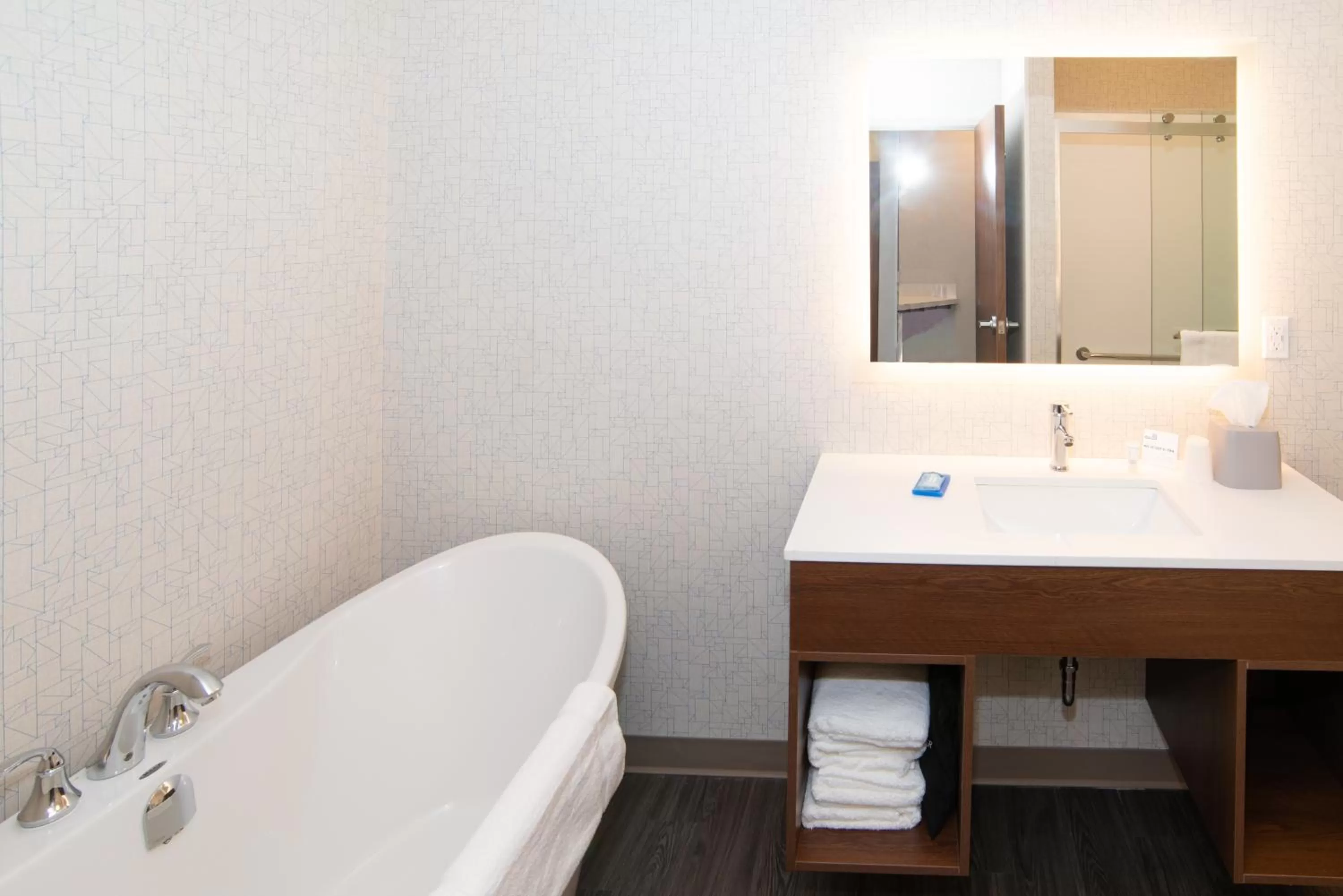 Holiday Inn Express & Suites - North Battleford by IHG