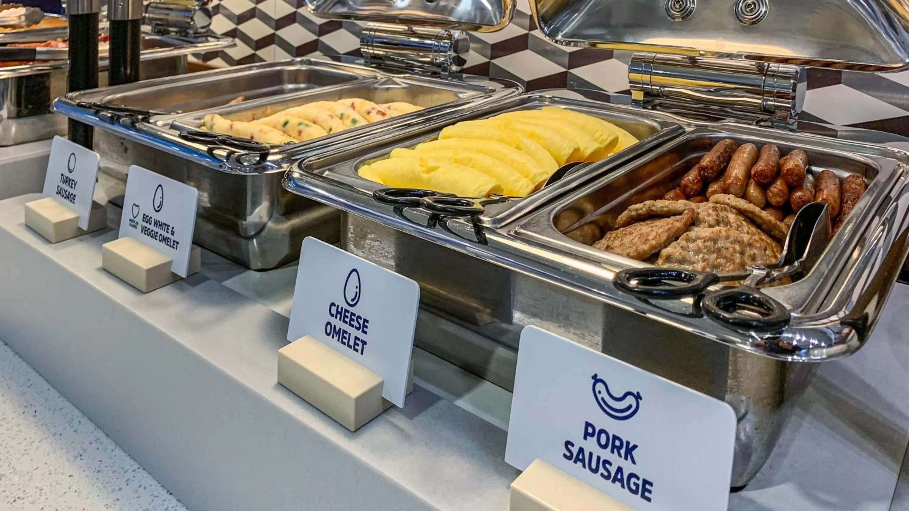 Breakfast in Holiday Inn Express & Suites Panama City Beach - Beachfront by IHG