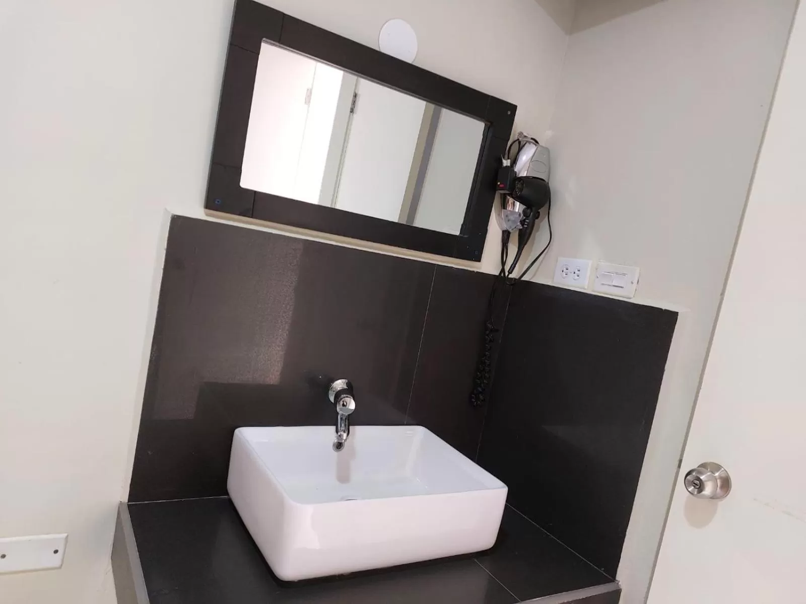 Bathroom in Curasita colour Appartments