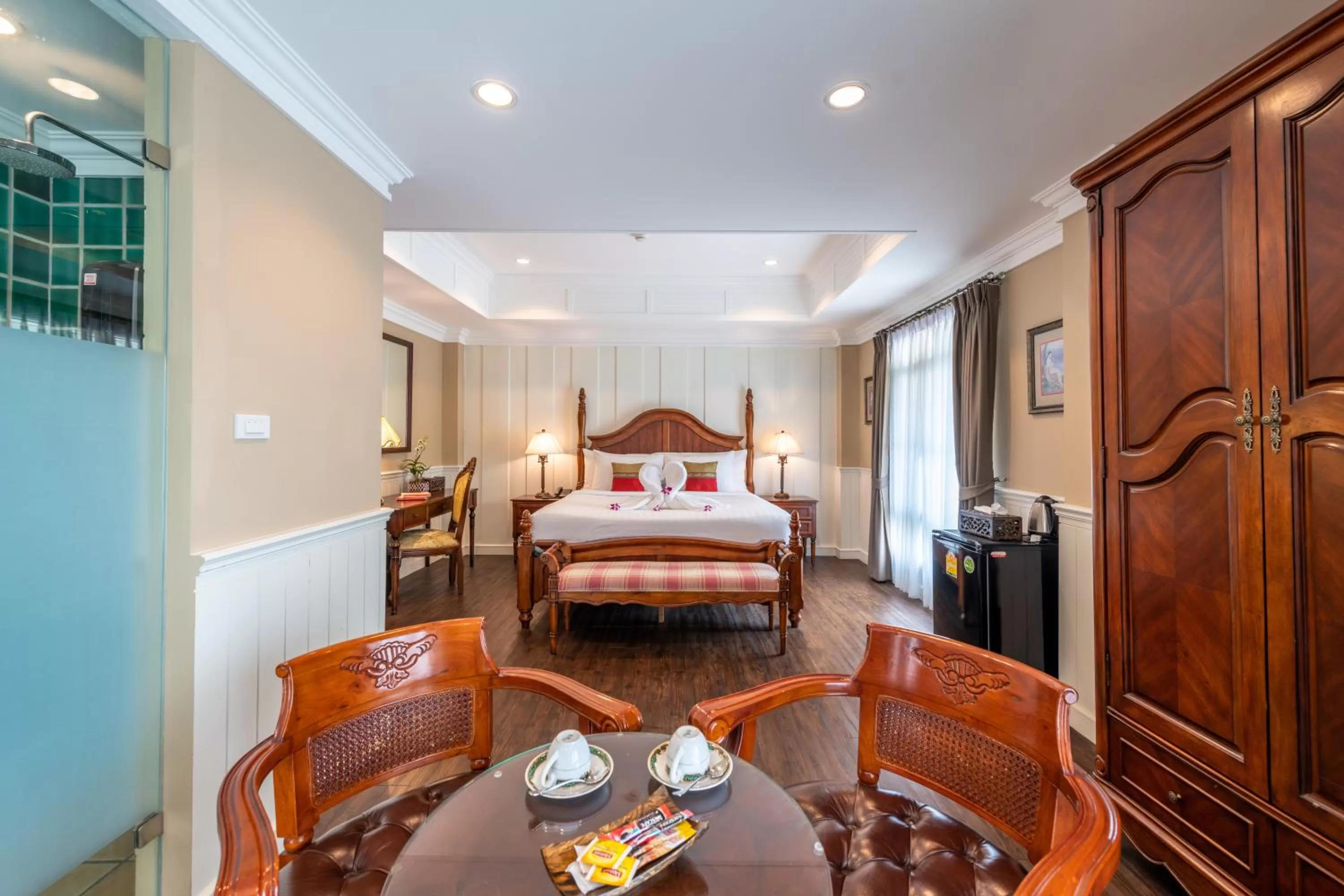 Photo of the whole room, Bed in The Orchid House 153