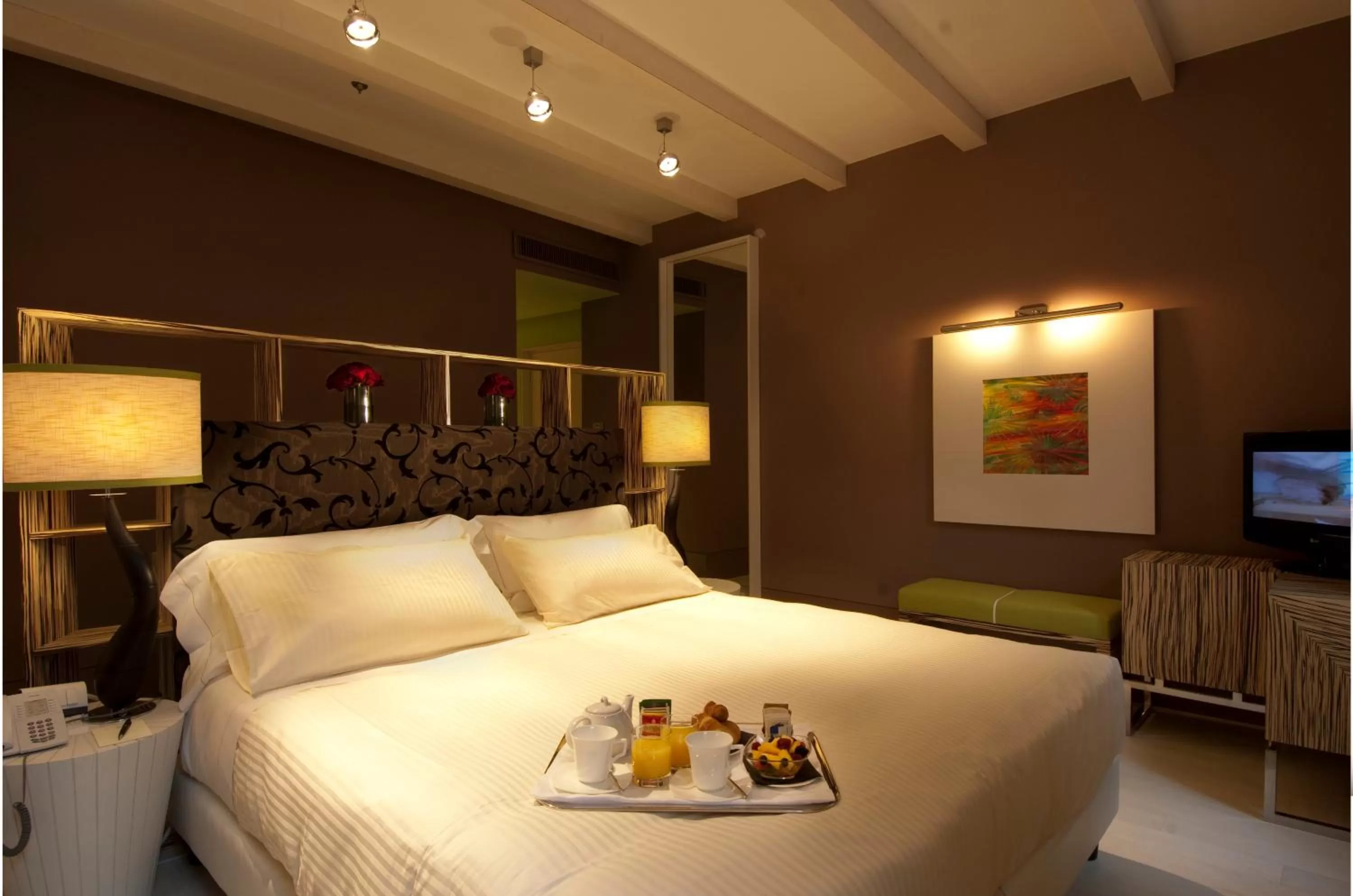 Bed in Sina Centurion Palace