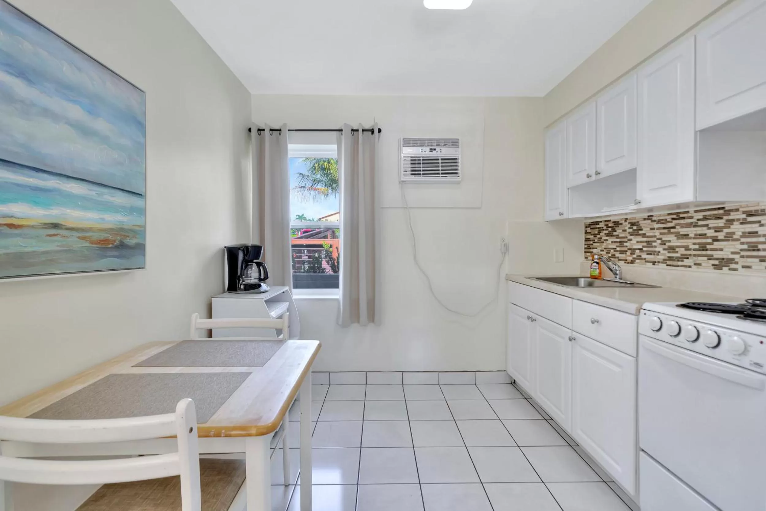 kitchen in Seahorse Guesthouse