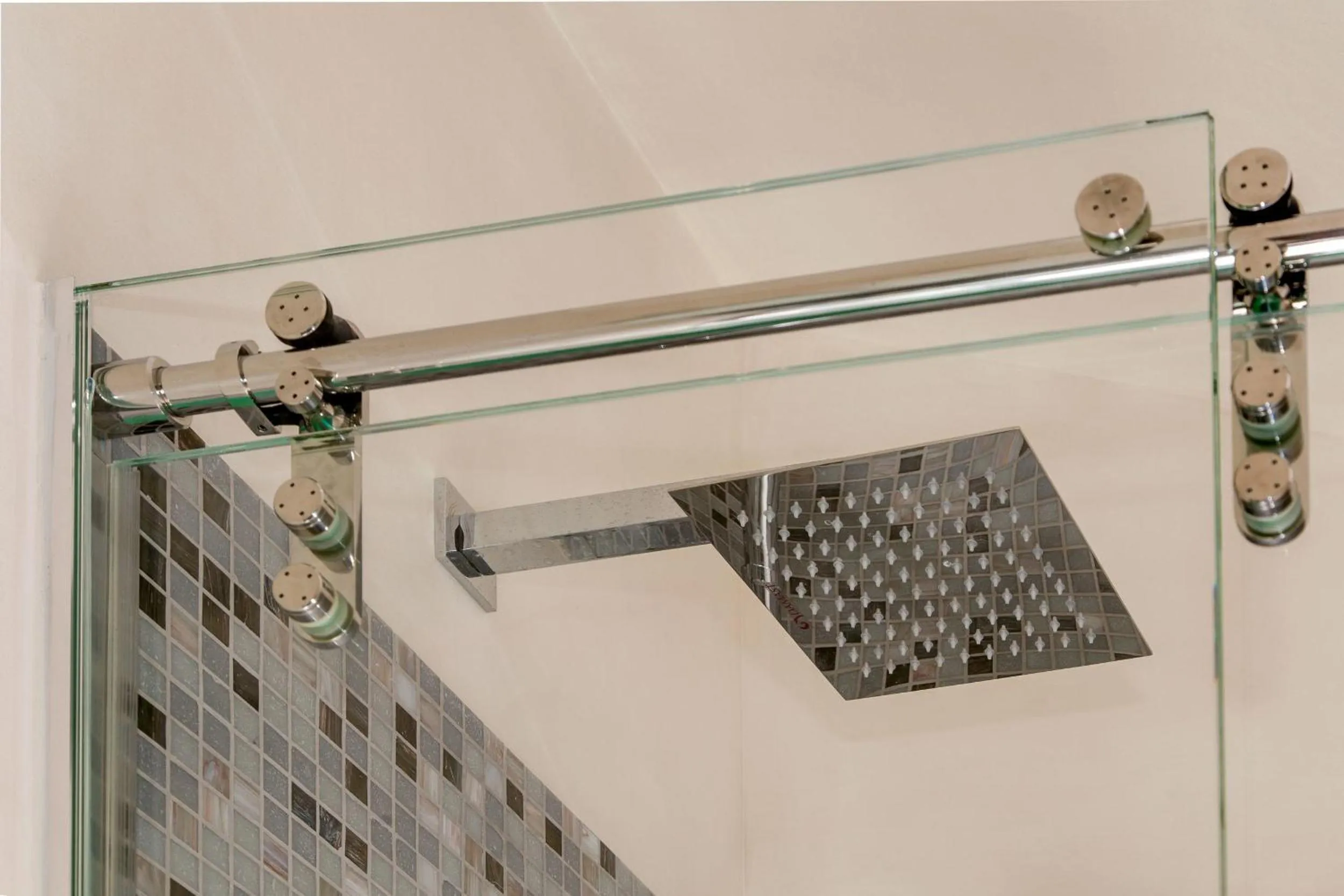Shower in Palazzo De Cupis - Suites and View