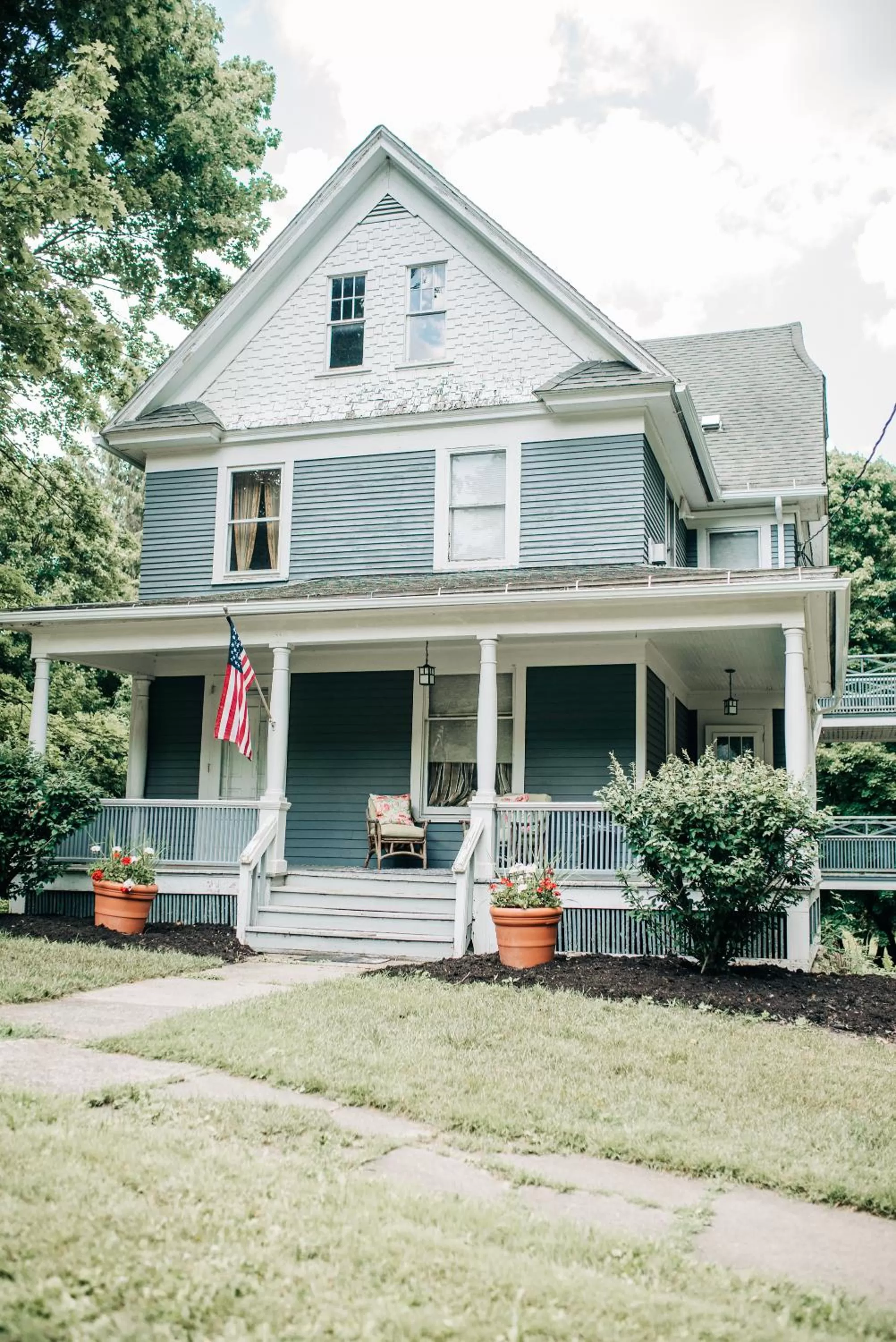 Property building in Benn Conger Inn