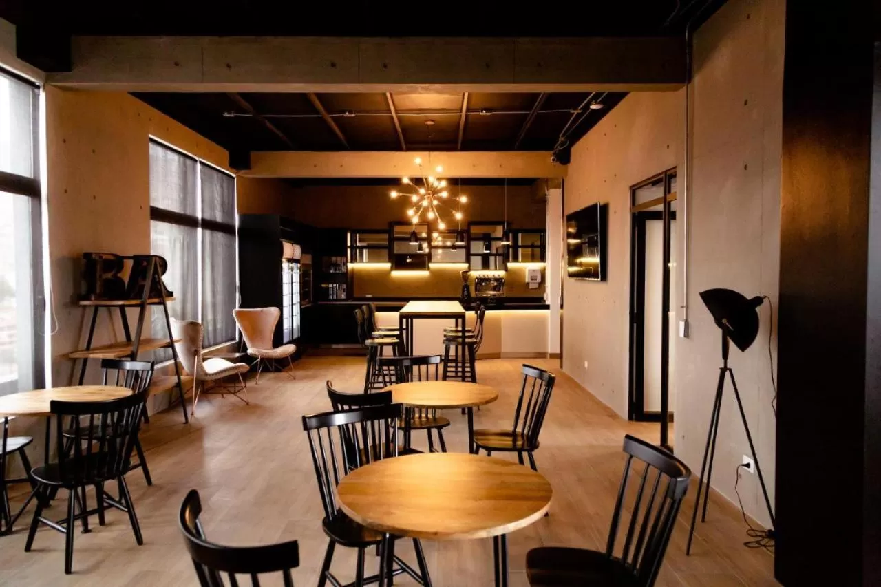 Restaurant/Places to Eat in Prime Suites