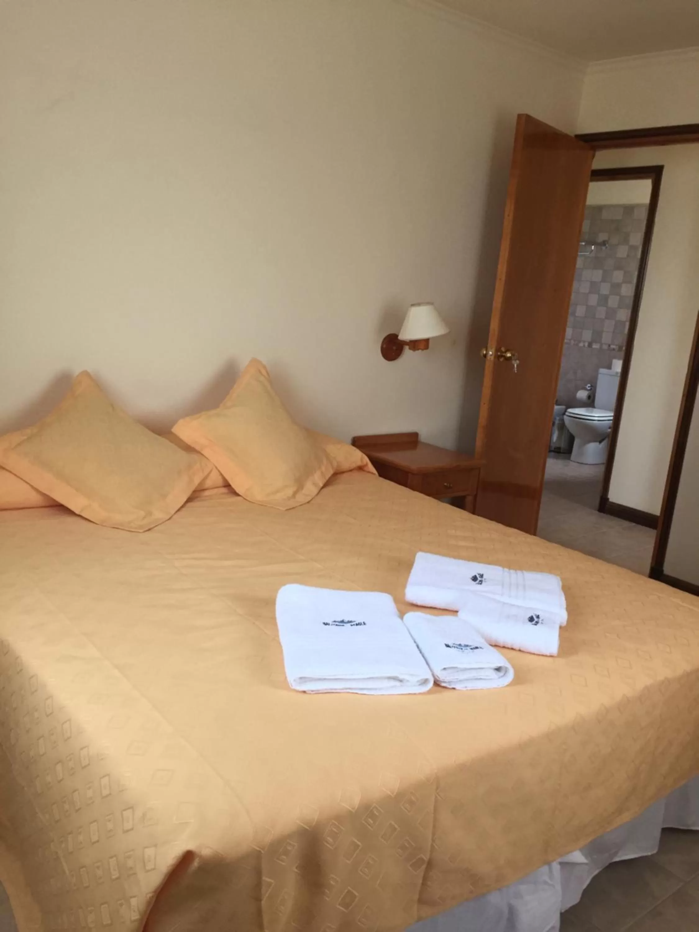 Bedroom, Bed in Balcones del Beagle Apart