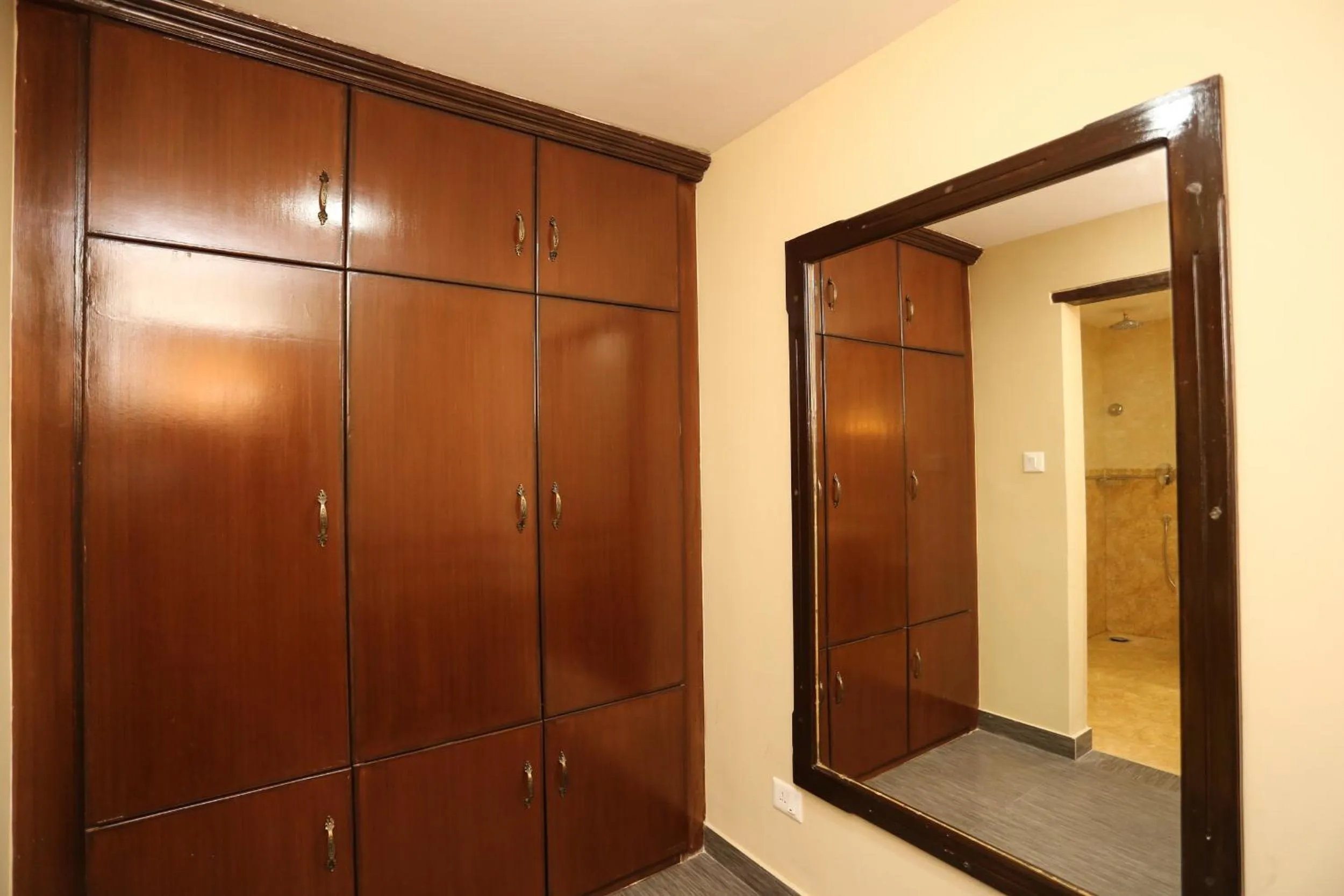 Bathroom in Da Yatra Courtyard Hotel