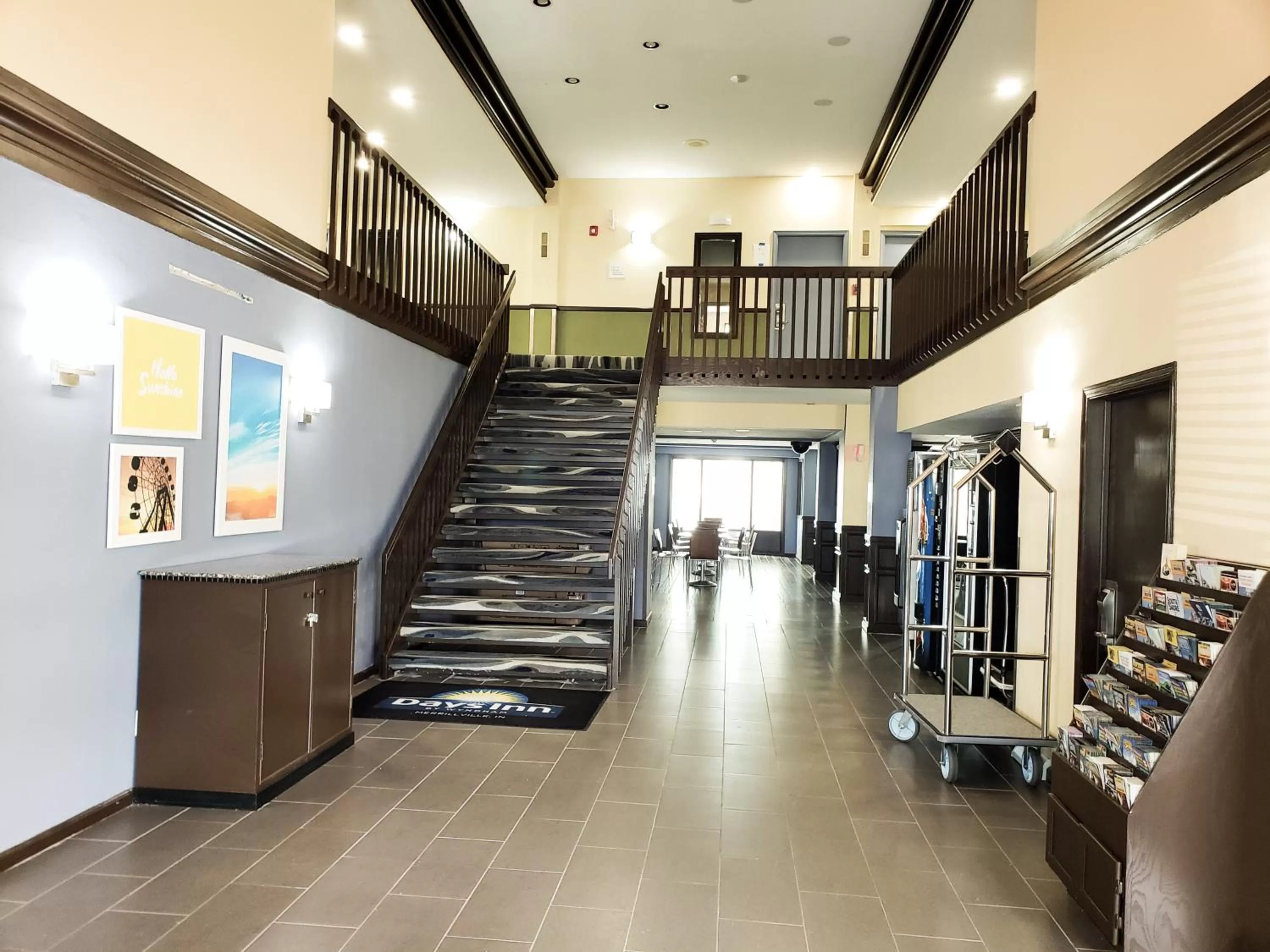 Days Inn & Suites by Wyndham Merrillville