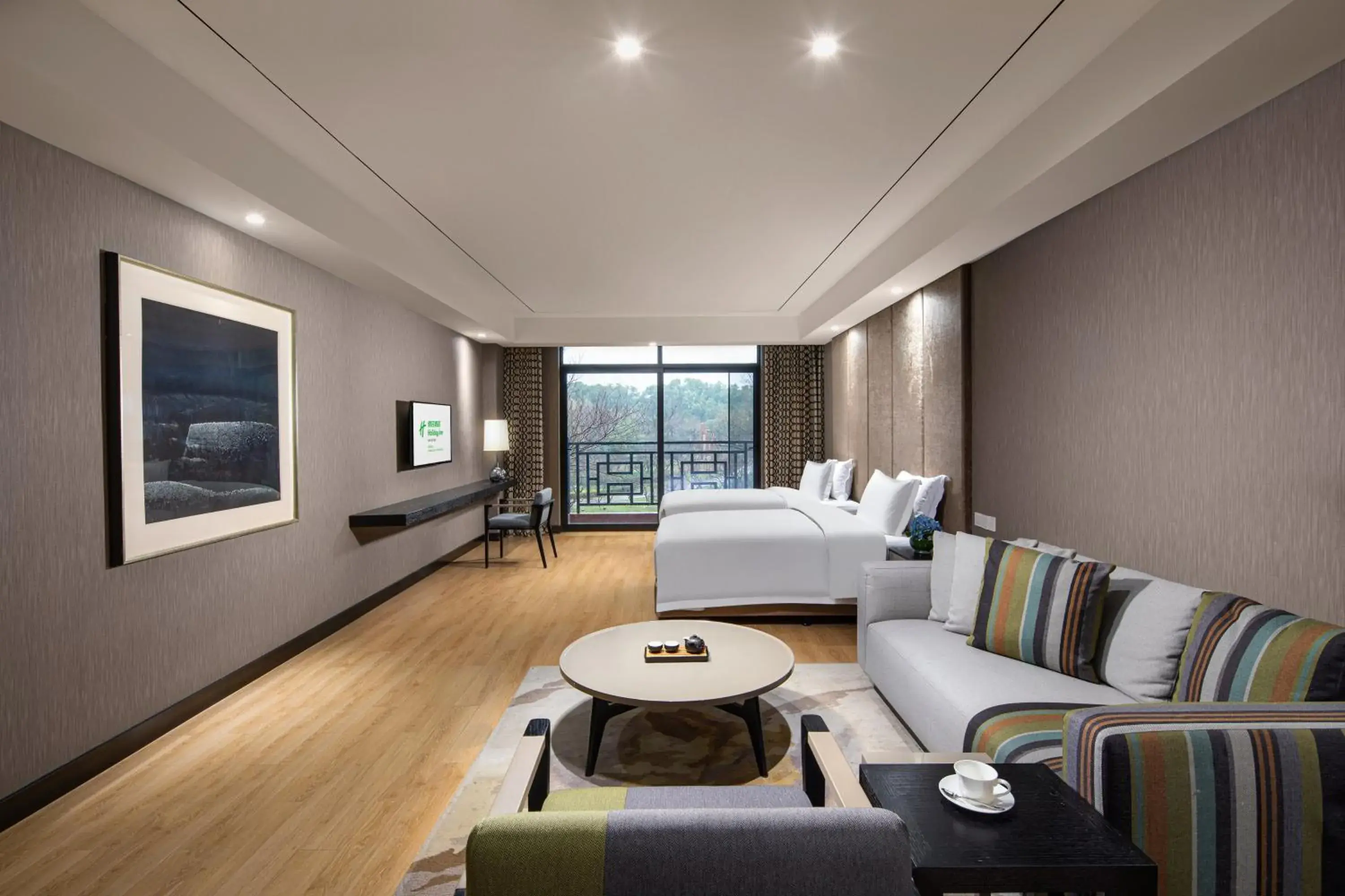 Feature Room with Two Double Beds - Non-Smoking in Holiday Inn Hangzhou Chaoshan, an IHG Hotel Feature Room with Two Double Beds - Non-Smoking in Holiday Inn Hangzhou Chaoshan, an IHG Hotel