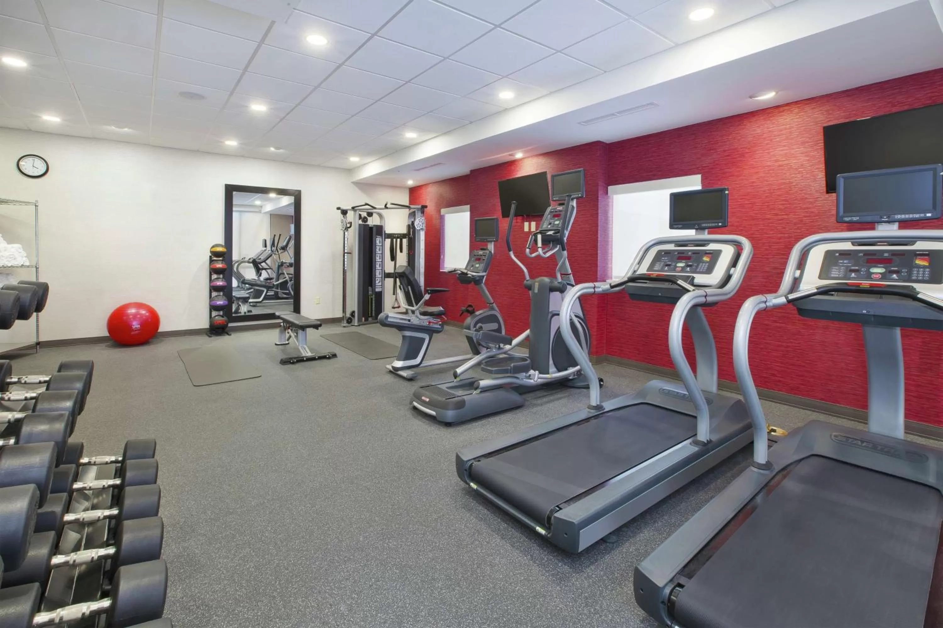 Fitness centre/facilities in Home2 Suites By Hilton Holland