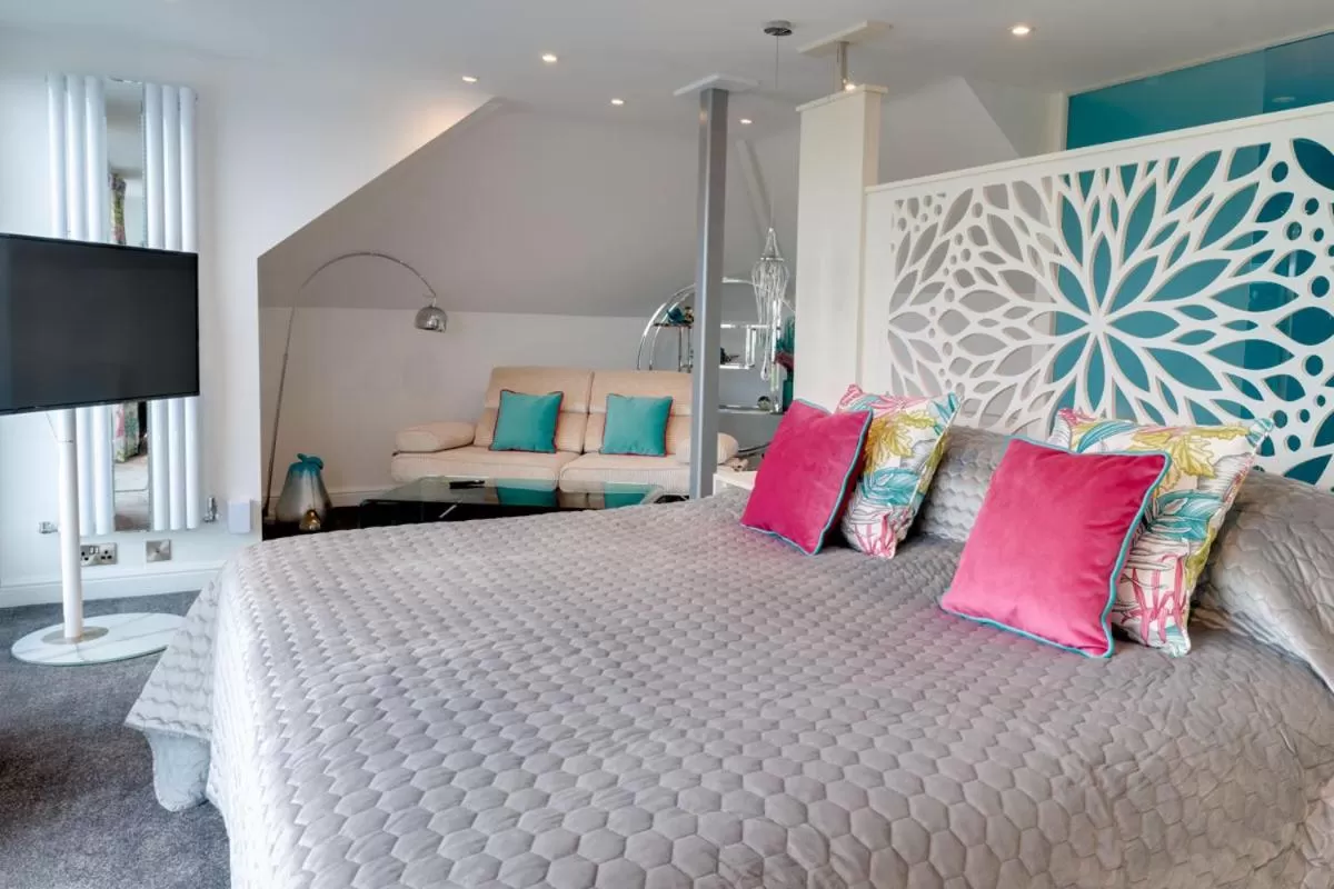 Bed in Park Manor Hotel