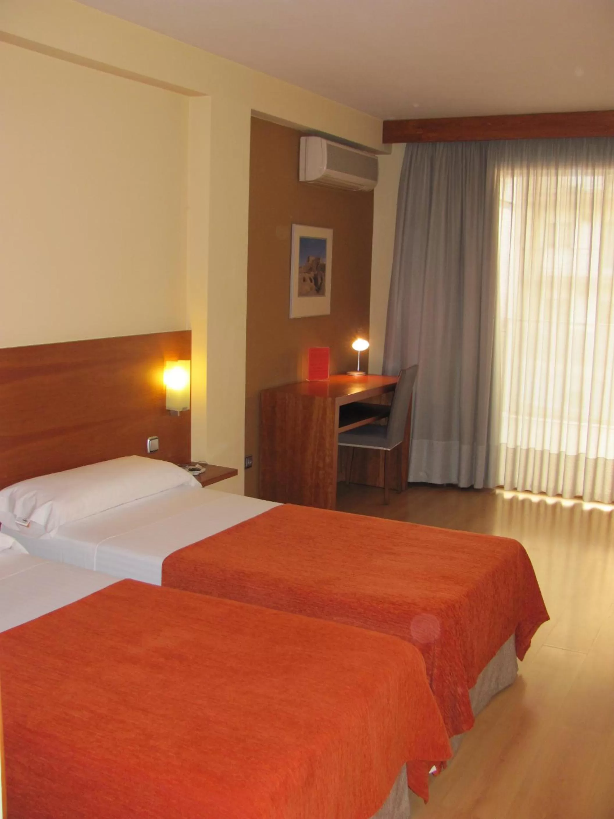 Bed in Hotel Torre Monreal