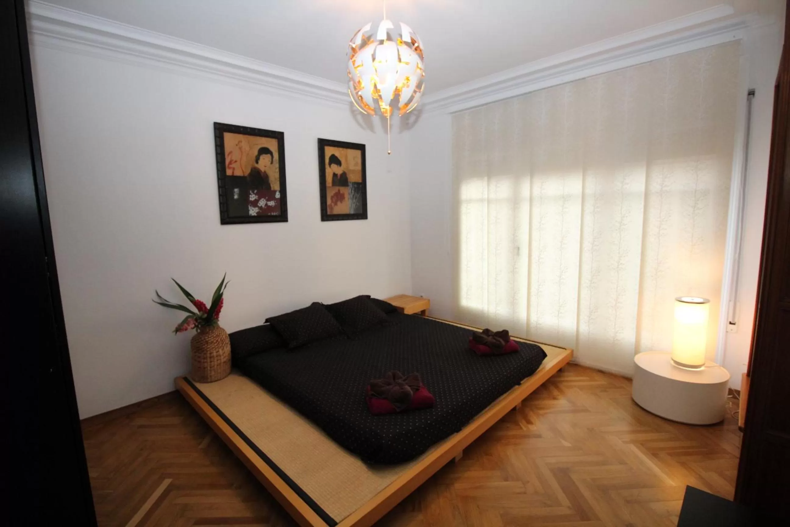 Bed in Nuevo Balmes Habitaciones