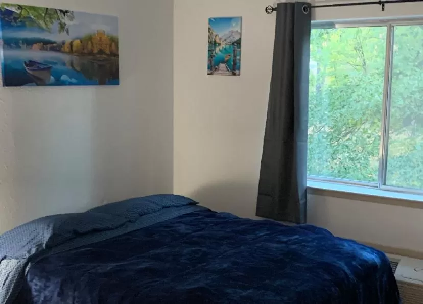 Bed in Brownsville Motel