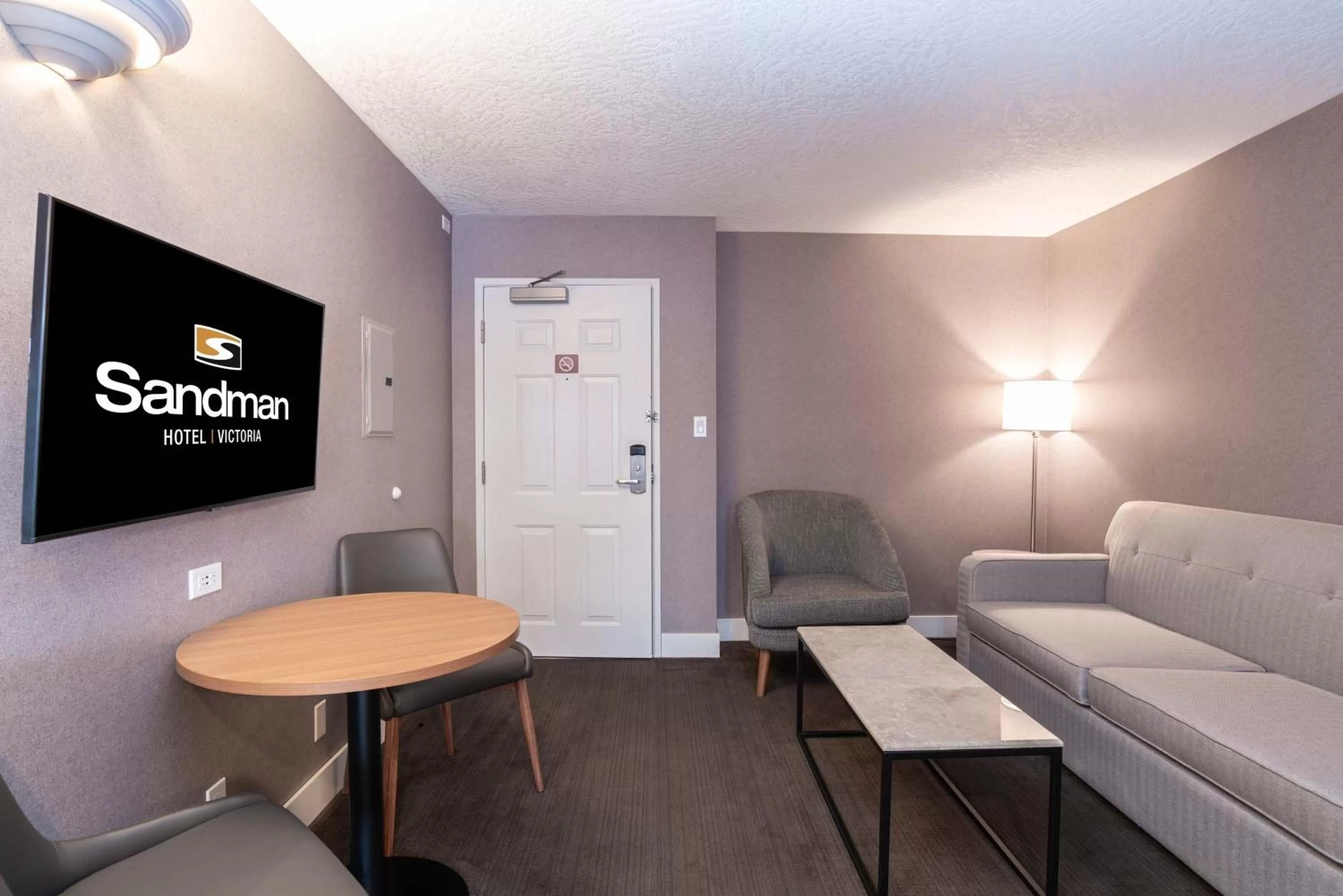Living room in Sandman Hotel Victoria