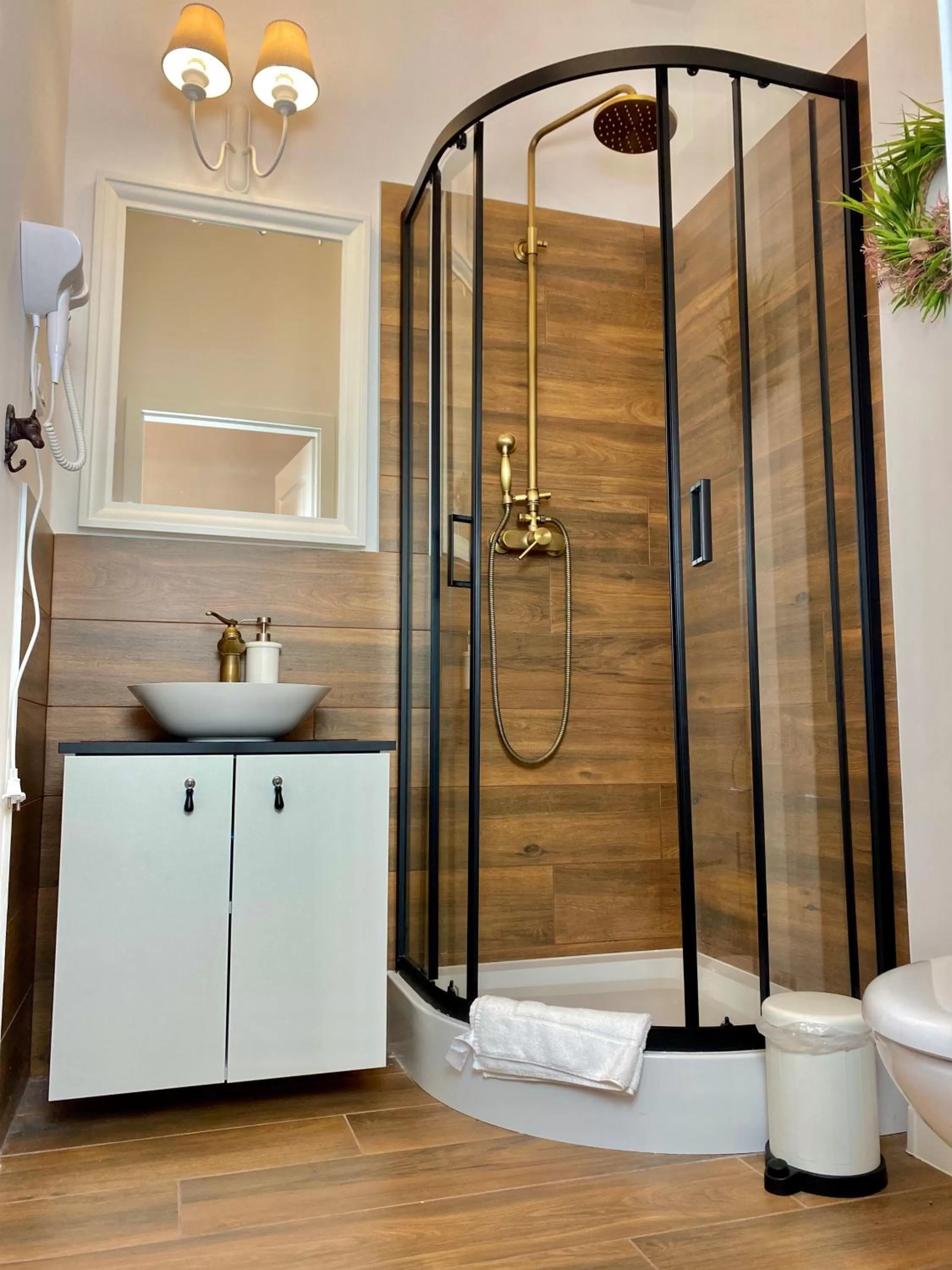 Pokoje w Starej Karczmie - by Upstairs