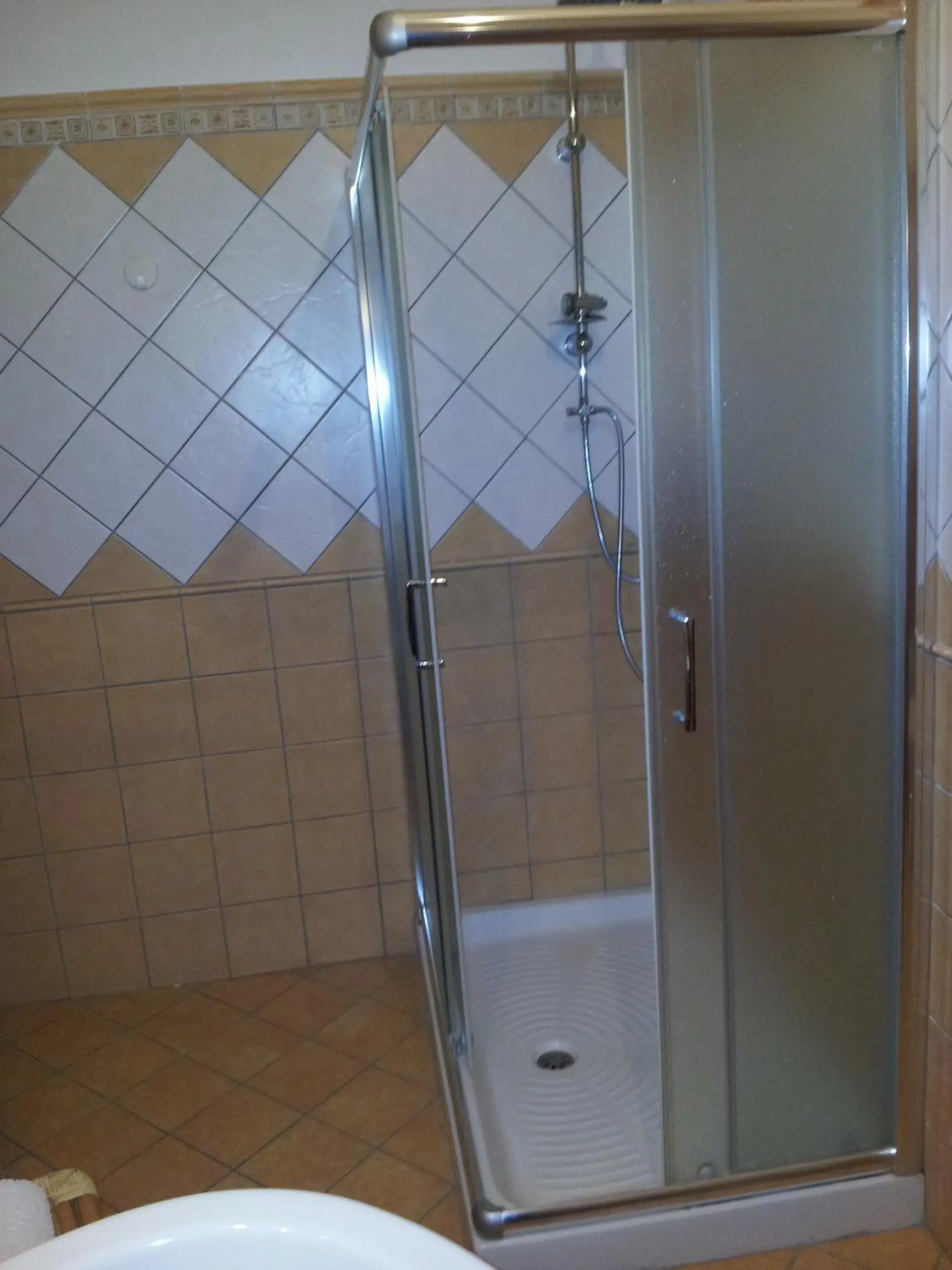 Double or Twin Room - single occupancy in George Hotel Double or Twin Room - single occupancy in George Hotel