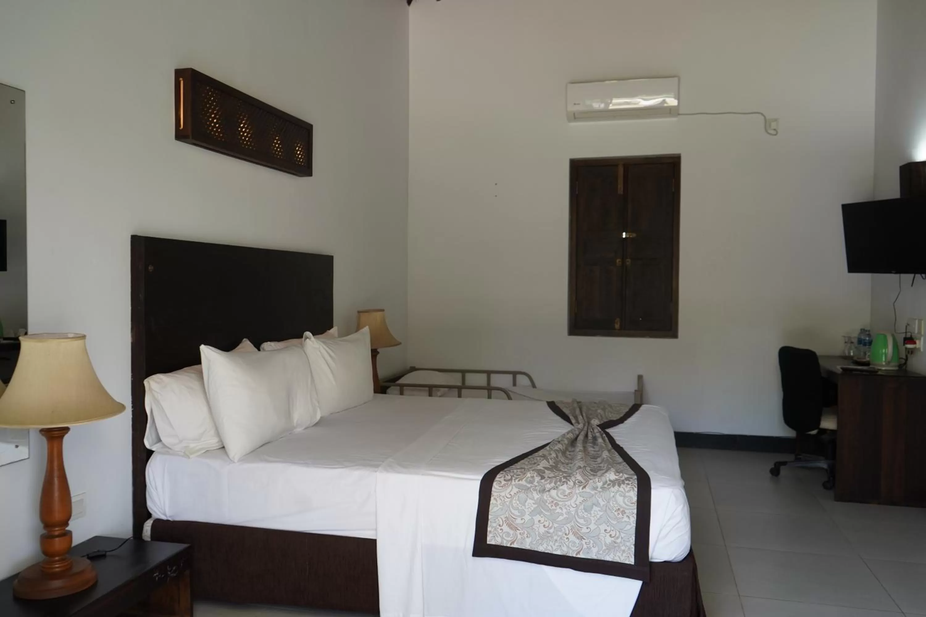 TV and multimedia, Bed in Amaluna Resorts