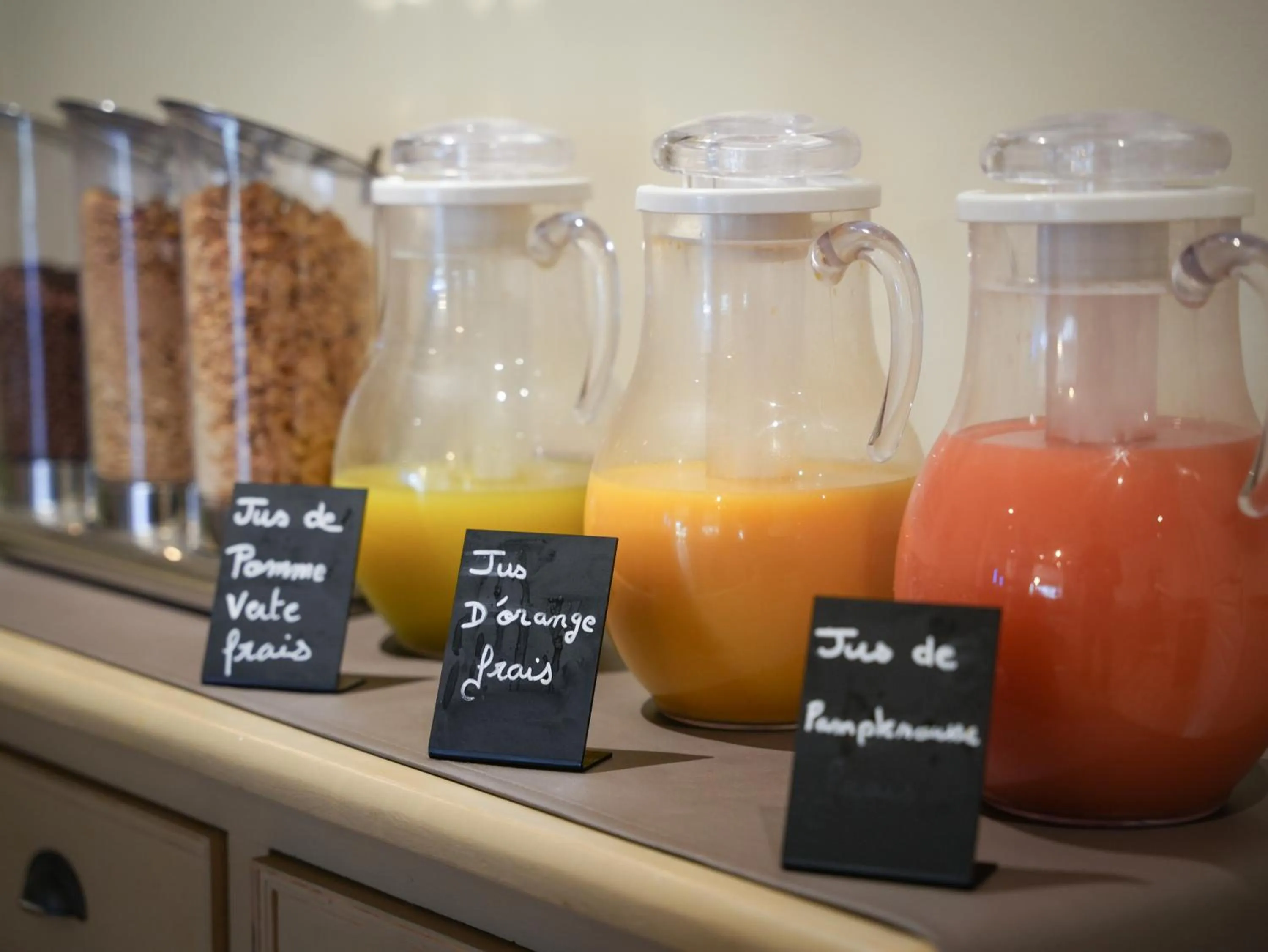 Drinks in Hôtel Mount Venturi - Aix-En-Provence Sainte-Victoire - Bar & Restaurant & Padel